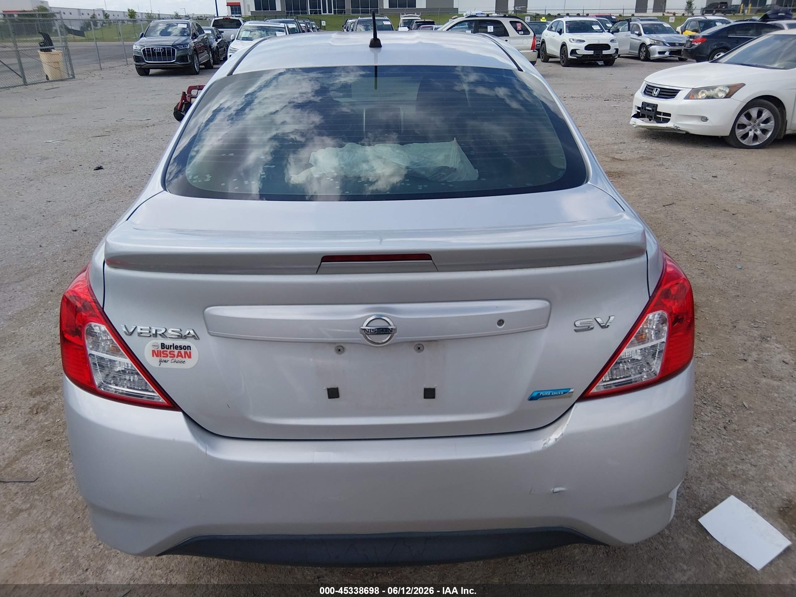 2015 Nissan Versa 1.6 Sv Silver vin: 3N1CN7AP9FL951766