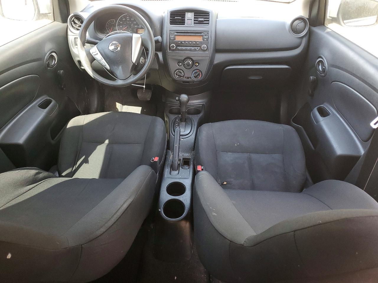 2016 Nissan Versa 1.6 S Silver vin: 3N1CN7AP9GL845674