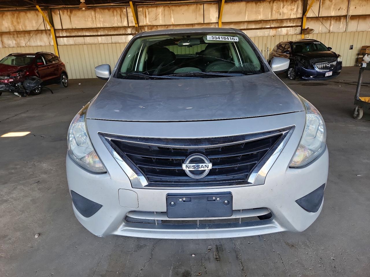 2017 Nissan Versa 1.6 Sv Серебряный vin: 3N1CN7AP9HK440082