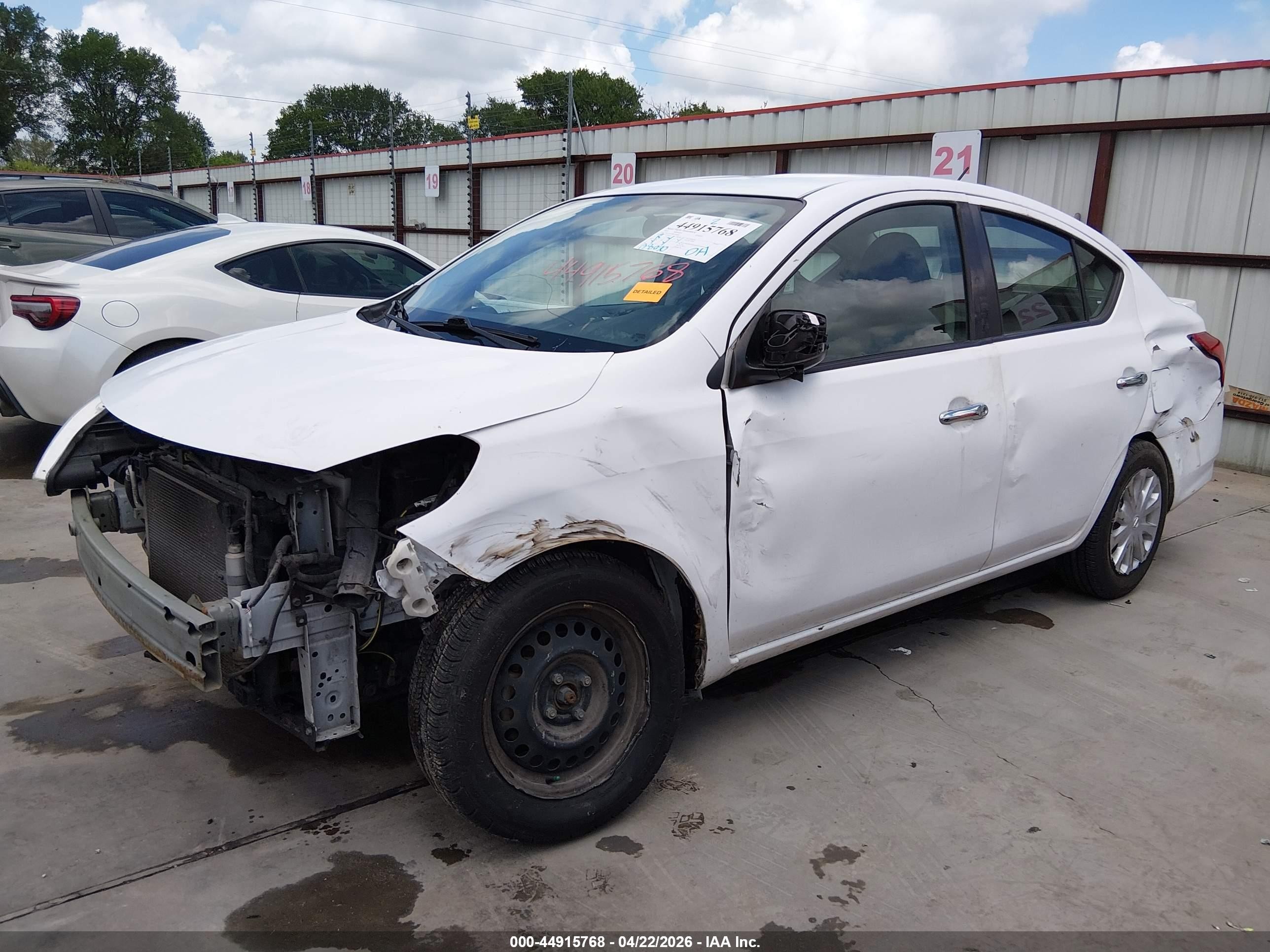 2019 Nissan Versa 1.6 Sv Белый vin: 3N1CN7AP9KL860801