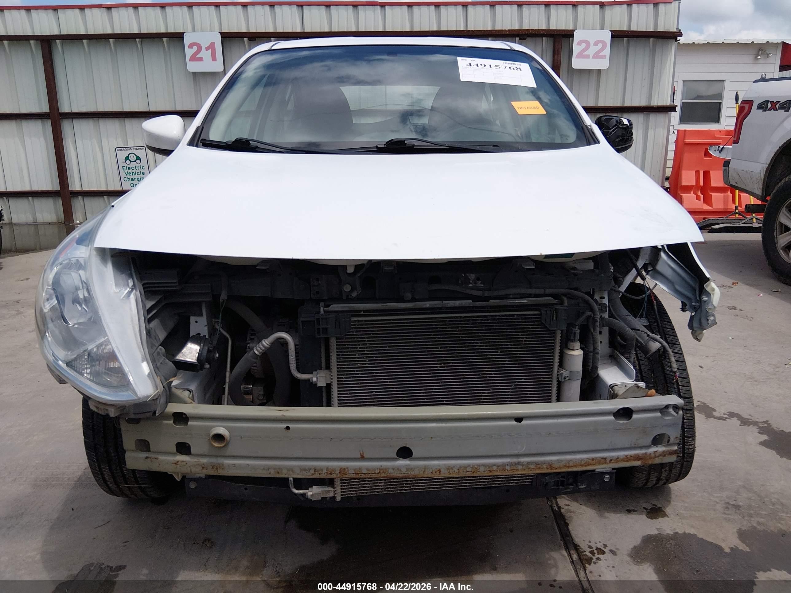 2019 Nissan Versa 1.6 Sv Белый vin: 3N1CN7AP9KL860801