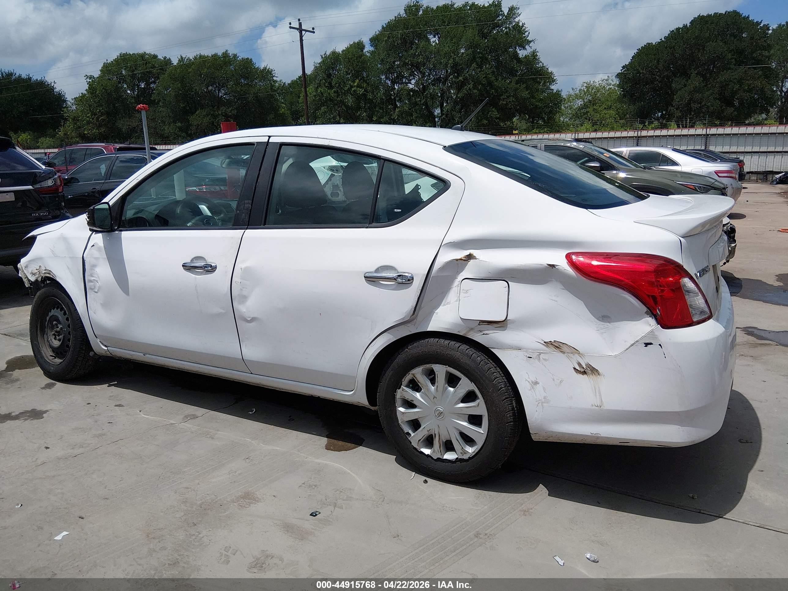 2019 Nissan Versa 1.6 Sv Белый vin: 3N1CN7AP9KL860801