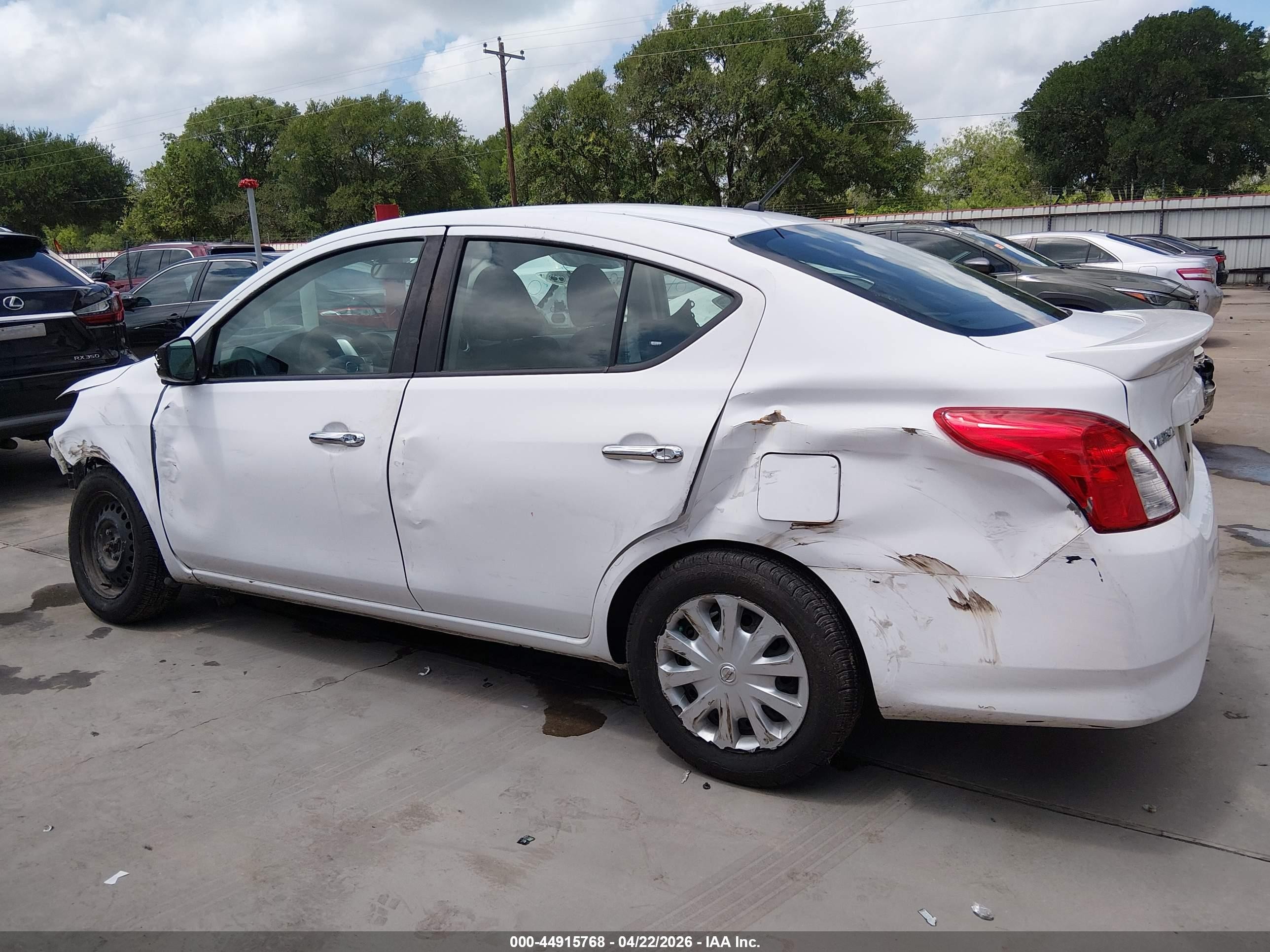 2019 Nissan Versa 1.6 Sv Белый vin: 3N1CN7AP9KL860801