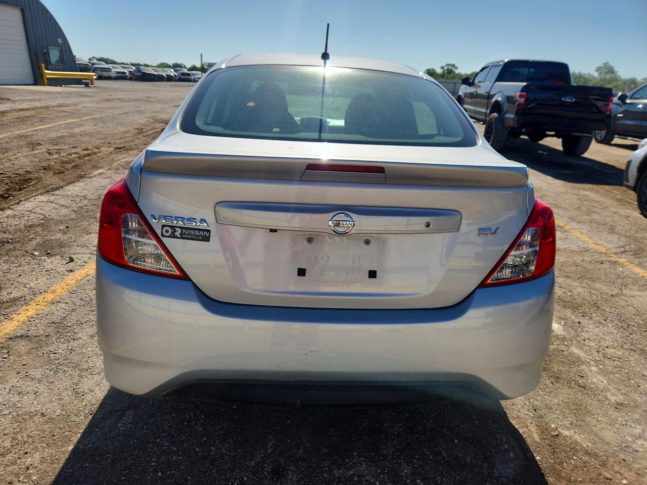 2019 Nissan Versa Sv Silver vin: 3N1CN7AP9KL879395