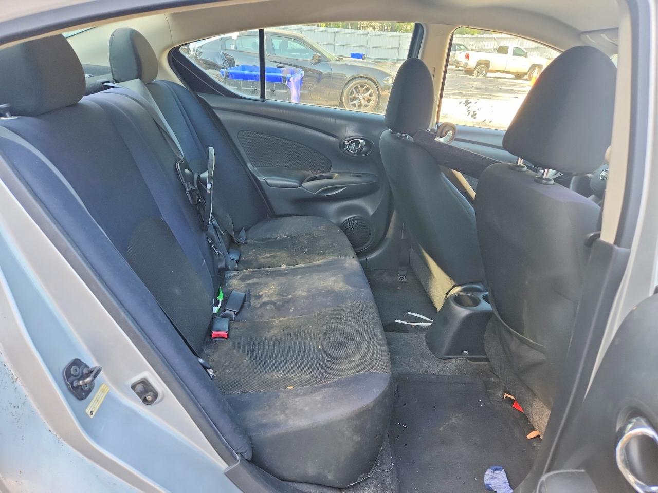 2012 Nissan Versa 1.6 S Silver vin: 3N1CN7APXCL819501
