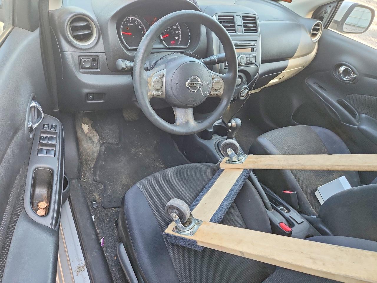 2012 Nissan Versa 1.6 S Silver vin: 3N1CN7APXCL819501