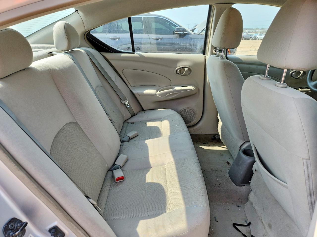 2012 Nissan Versa 1.6 S Silver vin: 3N1CN7APXCL845774