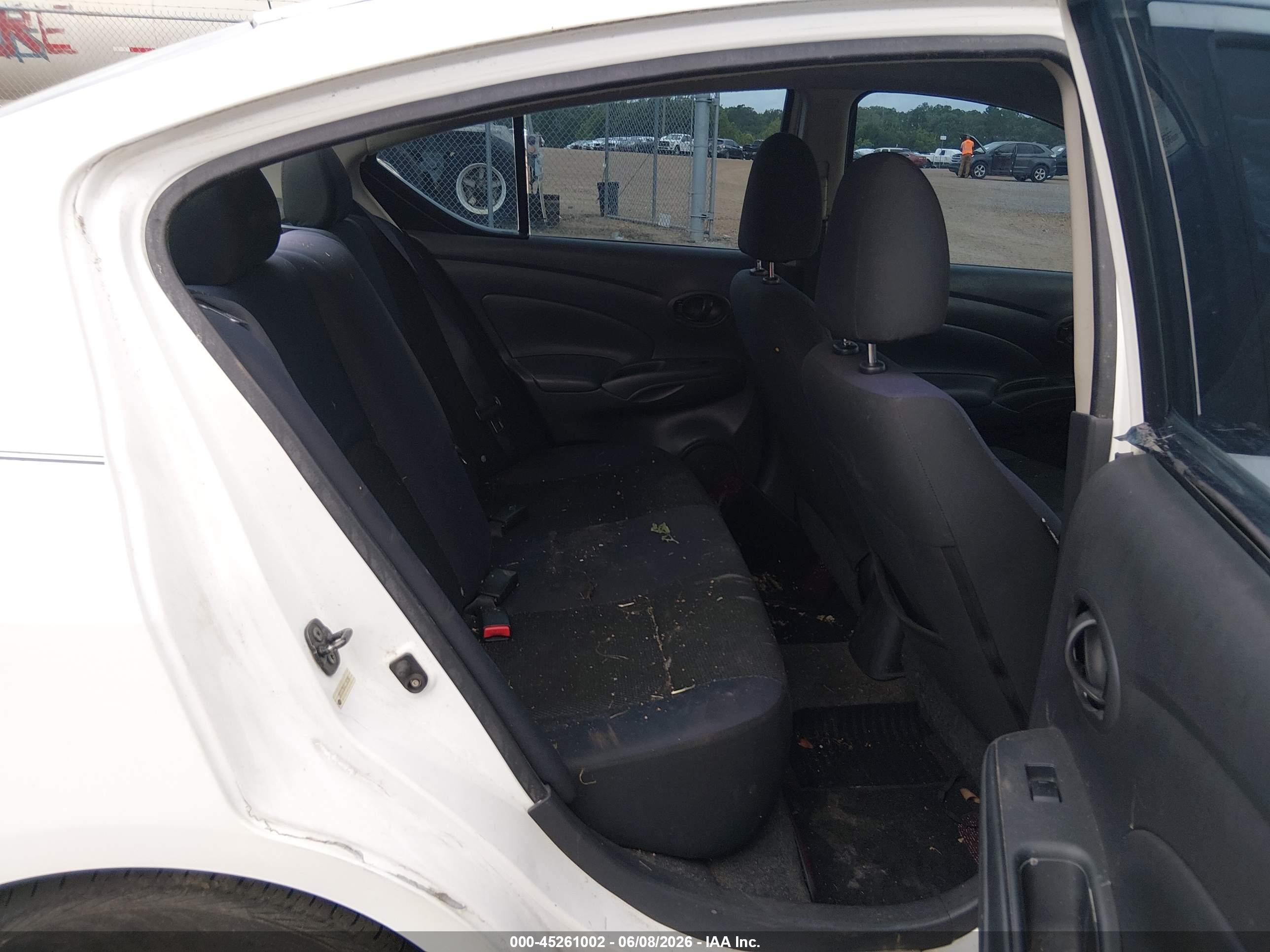 2012 Nissan Versa 1.6 Sv White vin: 3N1CN7APXCL862641