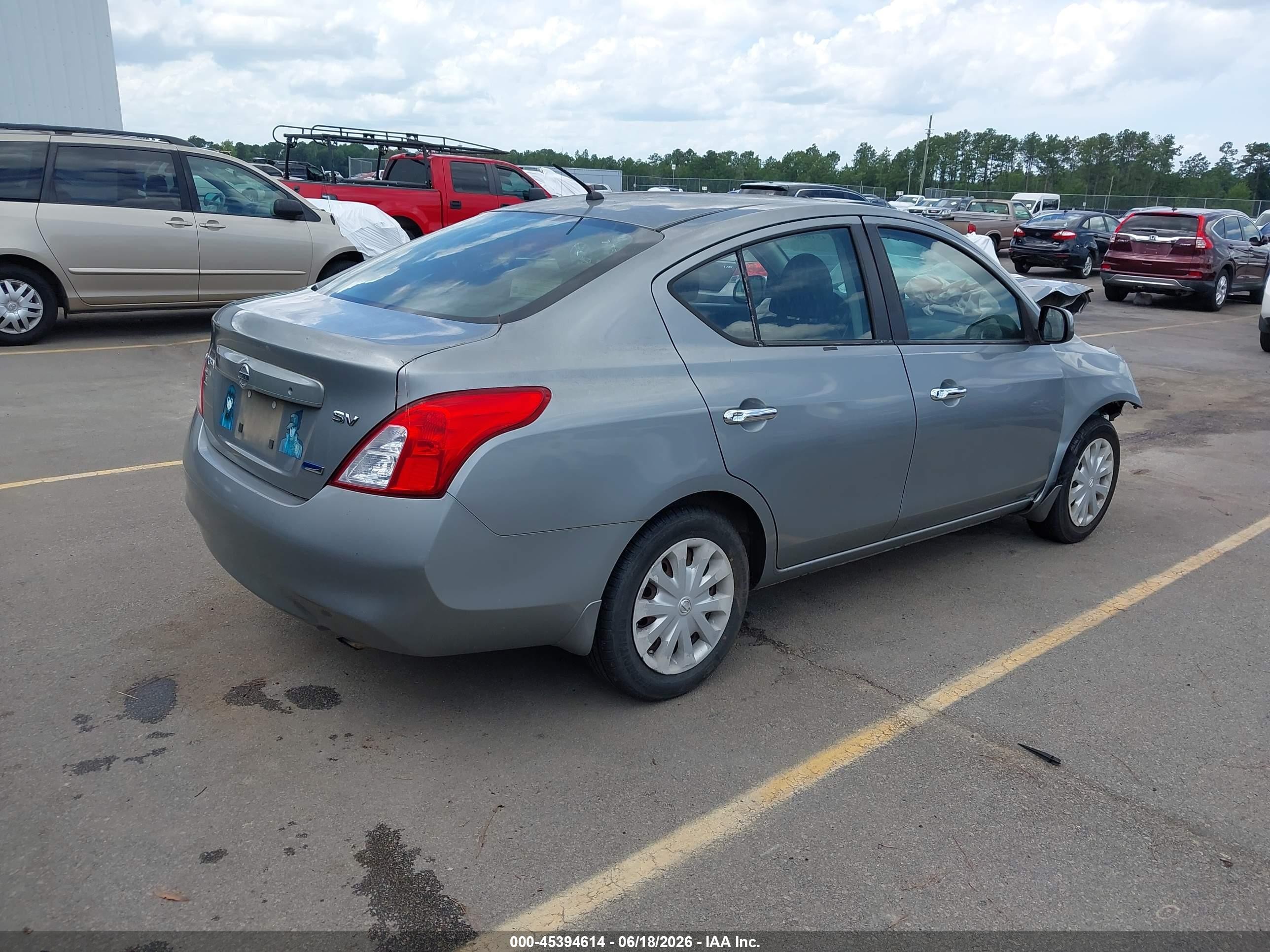 2012 Nissan Versa 1.6 Sv Silver vin: 3N1CN7APXCL864910