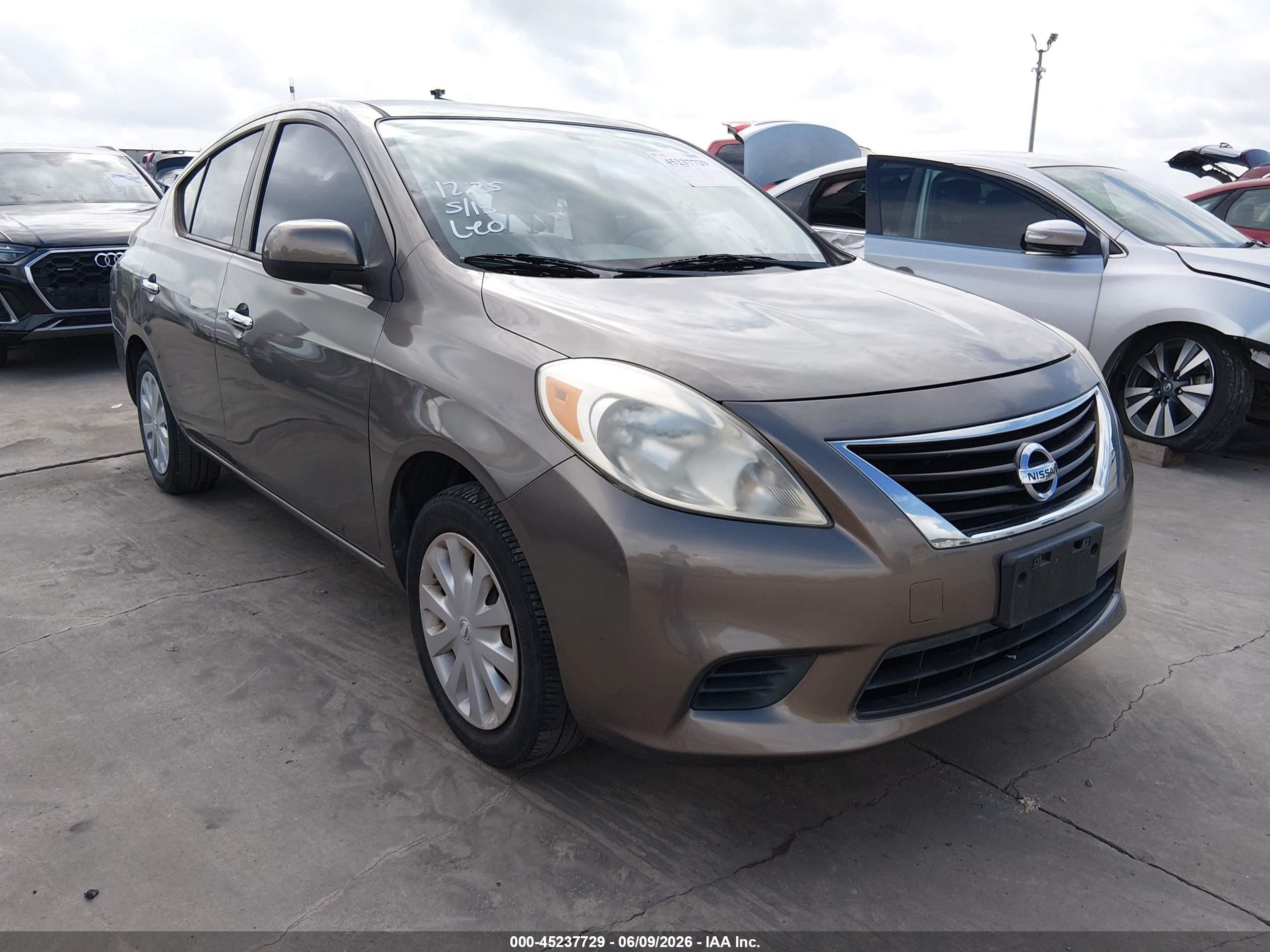 2012 Nissan Versa 1.6 Sv Gray vin: 3N1CN7APXCL877415