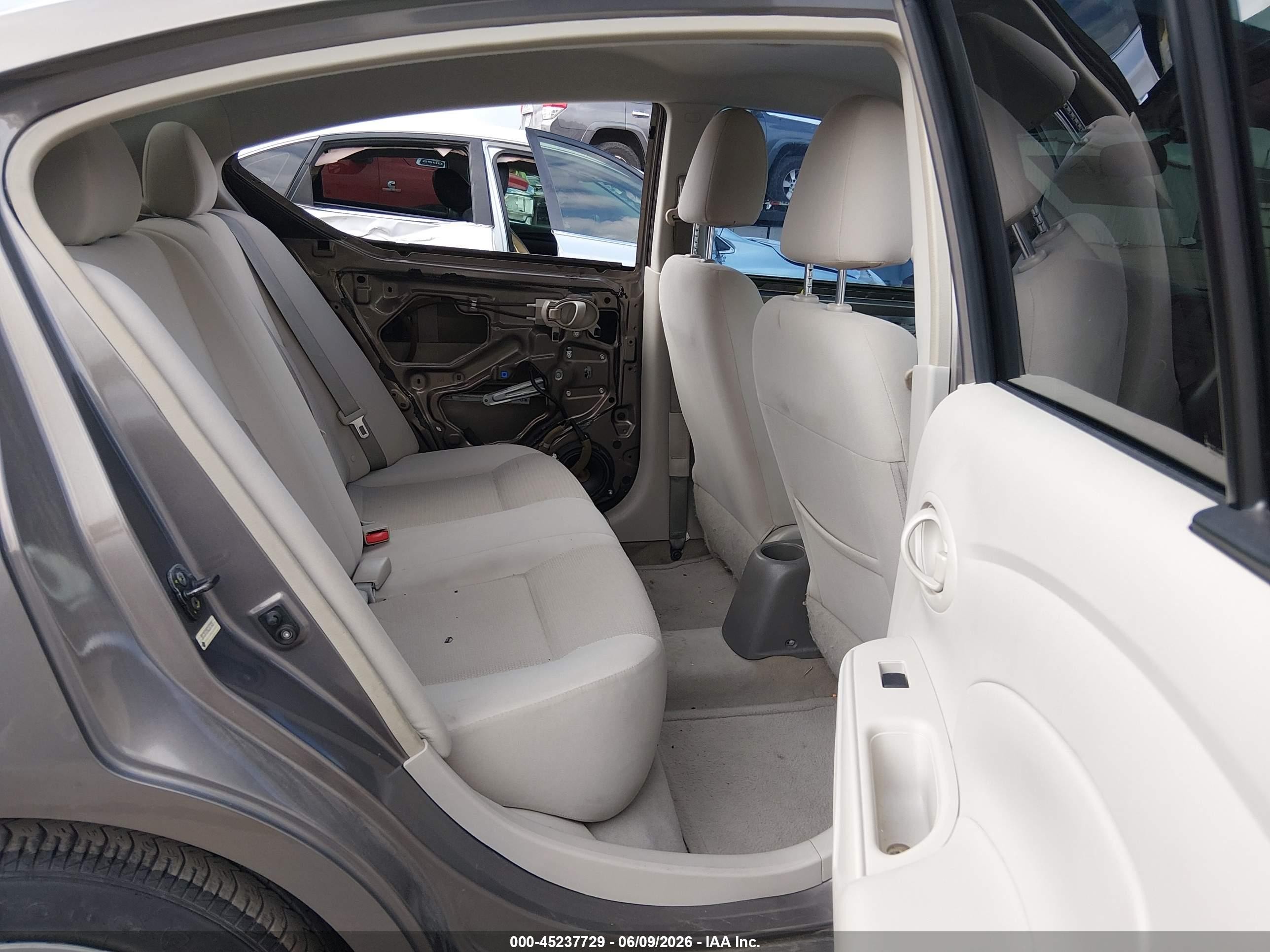2012 Nissan Versa 1.6 Sv Gray vin: 3N1CN7APXCL877415
