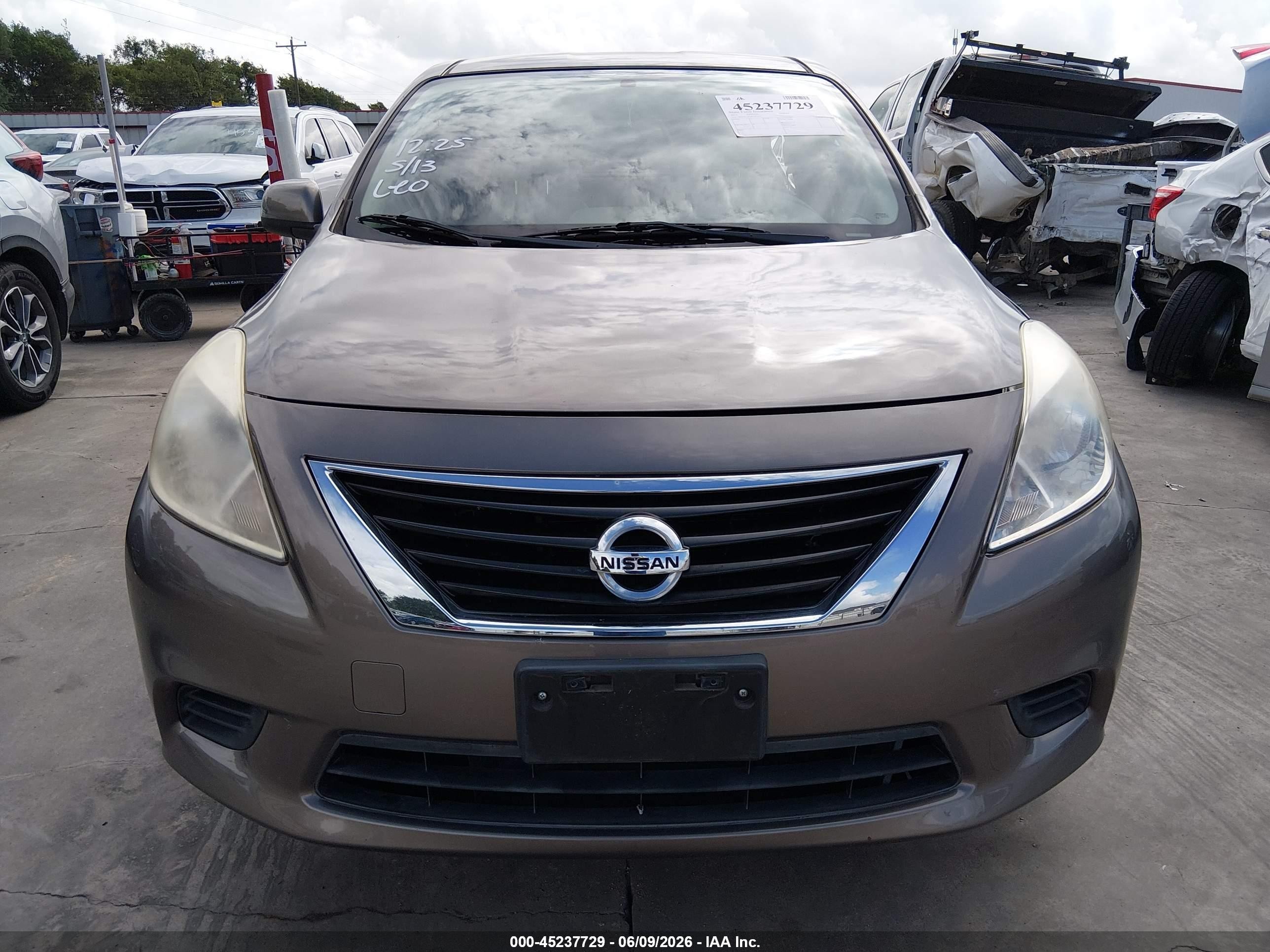 2012 Nissan Versa 1.6 Sv Gray vin: 3N1CN7APXCL877415