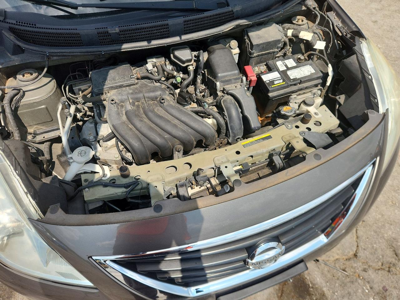 2012 Nissan Versa 1.6 S Серый vin: 3N1CN7APXCL943171