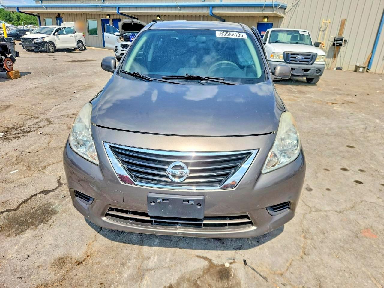 2012 Nissan Versa 1.6 S Серый vin: 3N1CN7APXCL943171