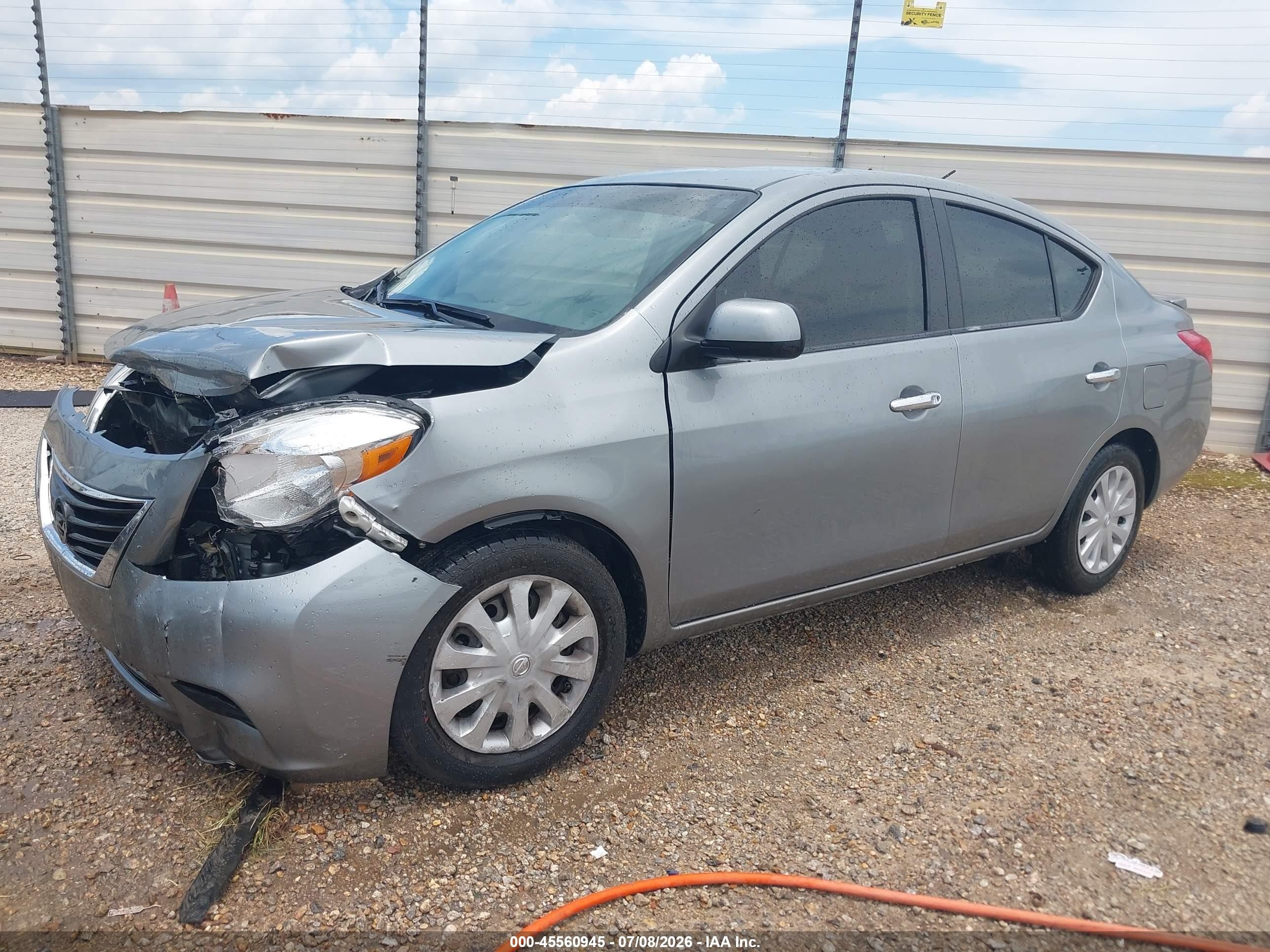2013 Nissan Versa 1.6 Sv Silver vin: 3N1CN7APXDL850992