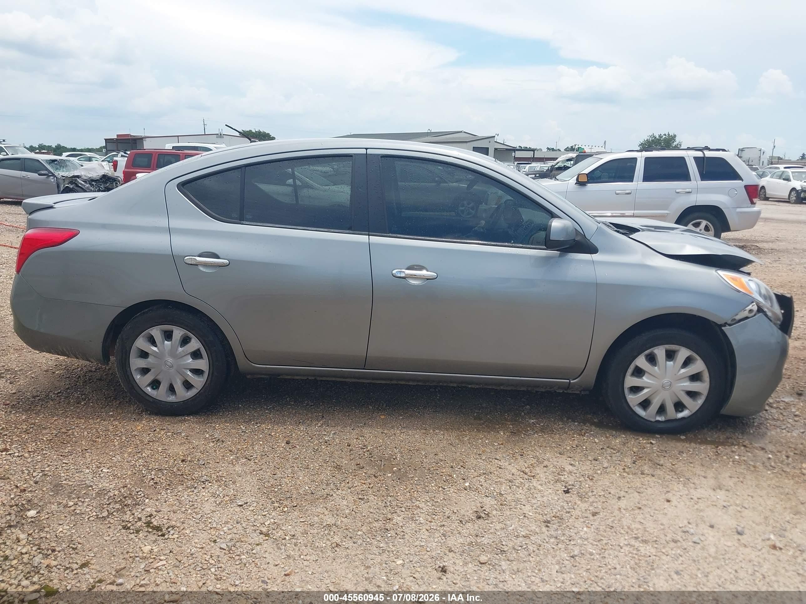 2013 Nissan Versa 1.6 Sv Silver vin: 3N1CN7APXDL850992