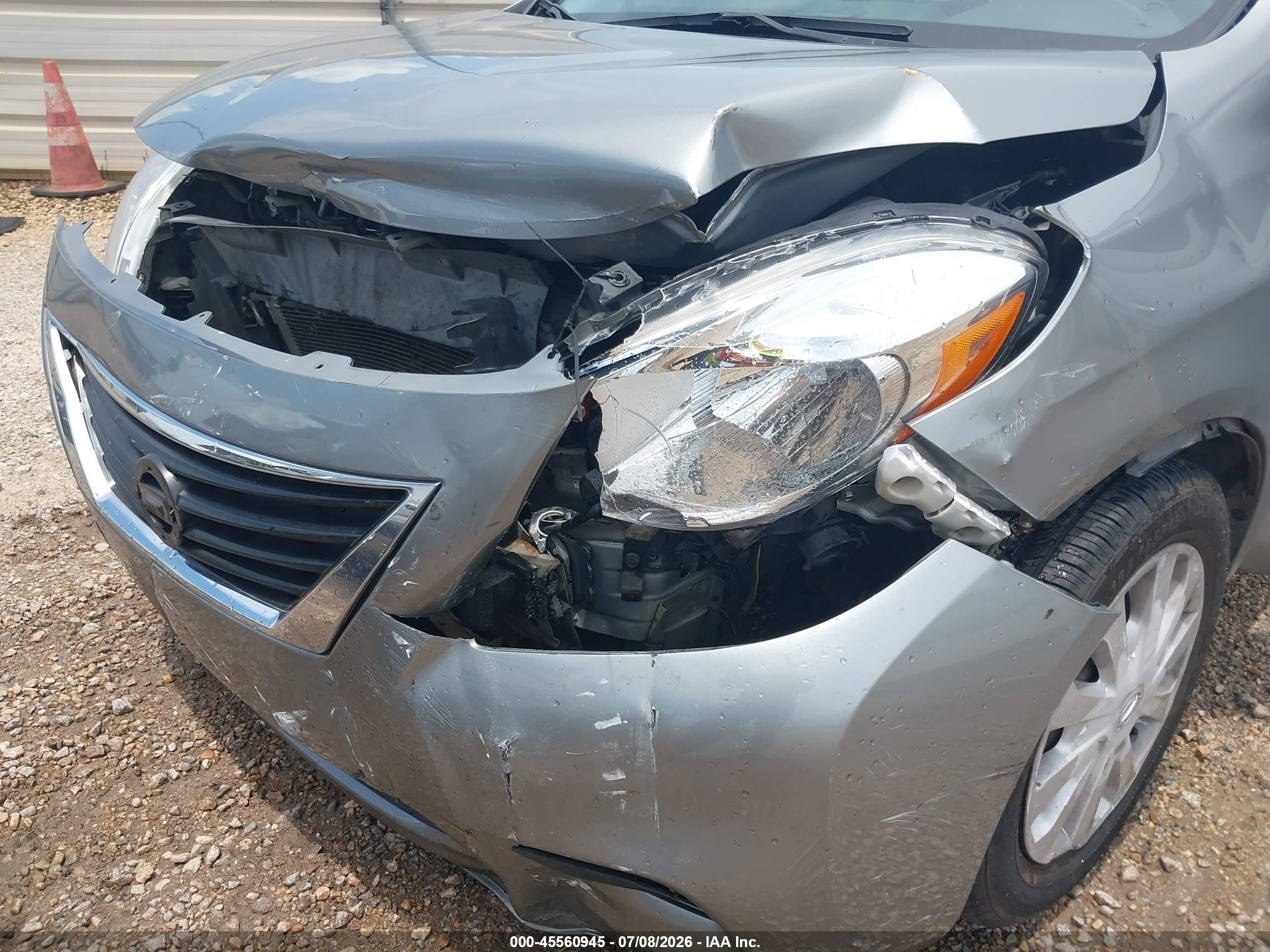 2013 Nissan Versa 1.6 Sv Silver vin: 3N1CN7APXDL850992
