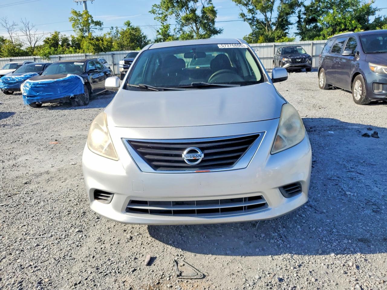 2013 Nissan Versa 1.6 S Silver vin: 3N1CN7APXDL859918