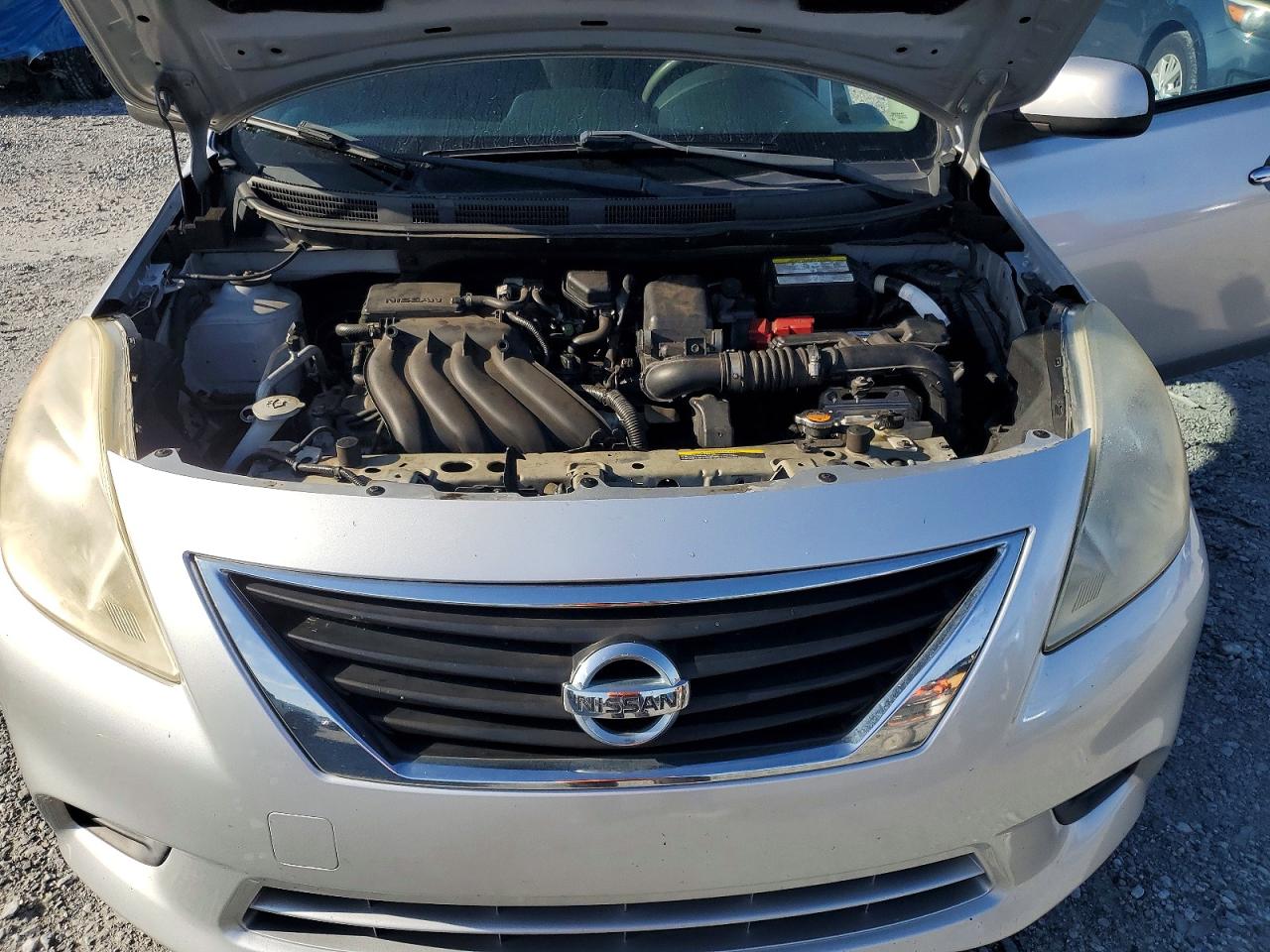 2013 Nissan Versa 1.6 S Silver vin: 3N1CN7APXDL859918