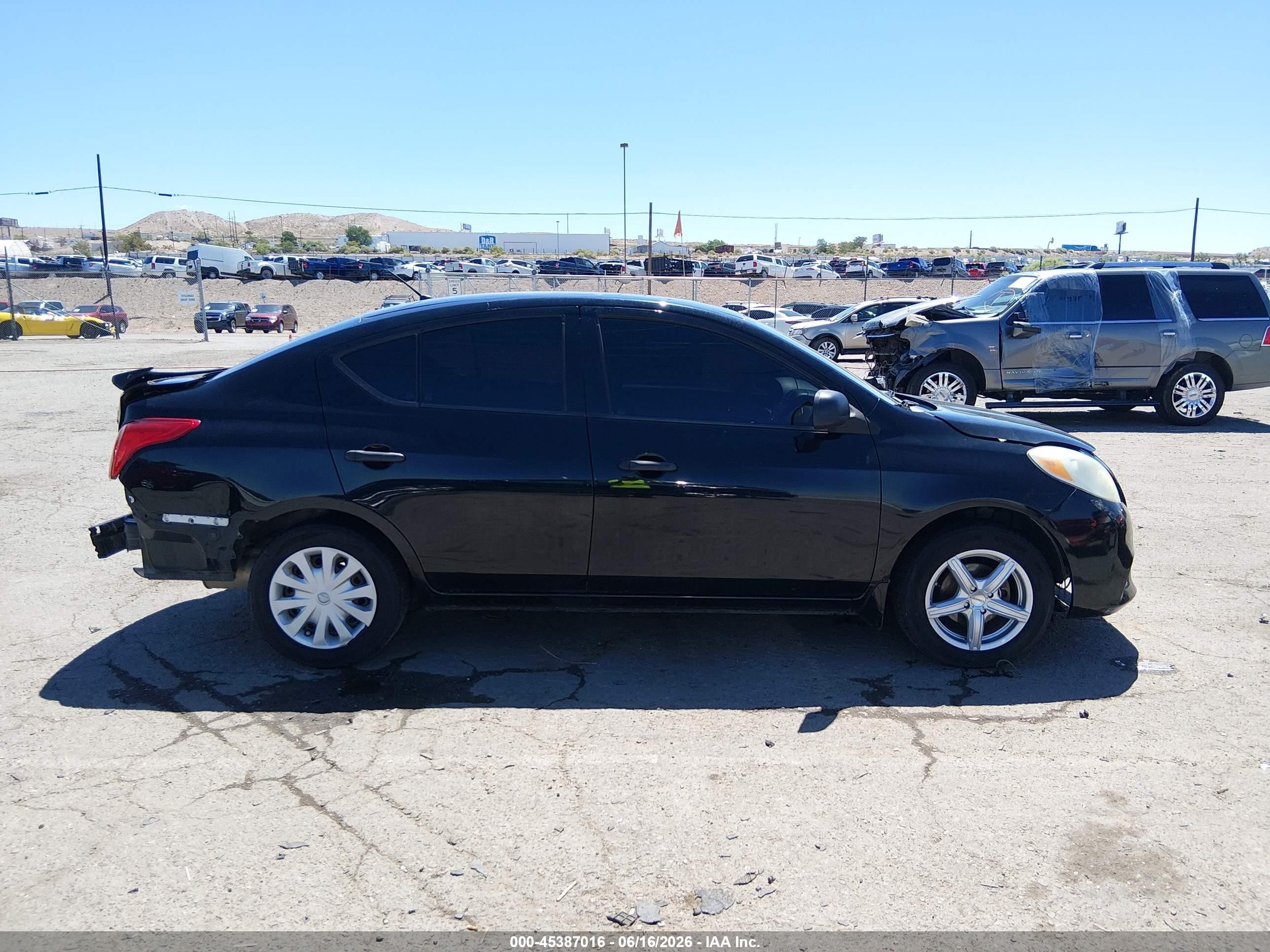 2013 Nissan Versa 1.6 S Black vin: 3N1CN7APXDL866237