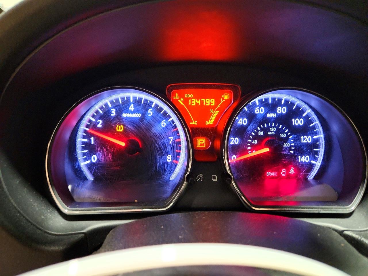 2013 Nissan Versa S Серебряный vin: 3N1CN7APXDL871891