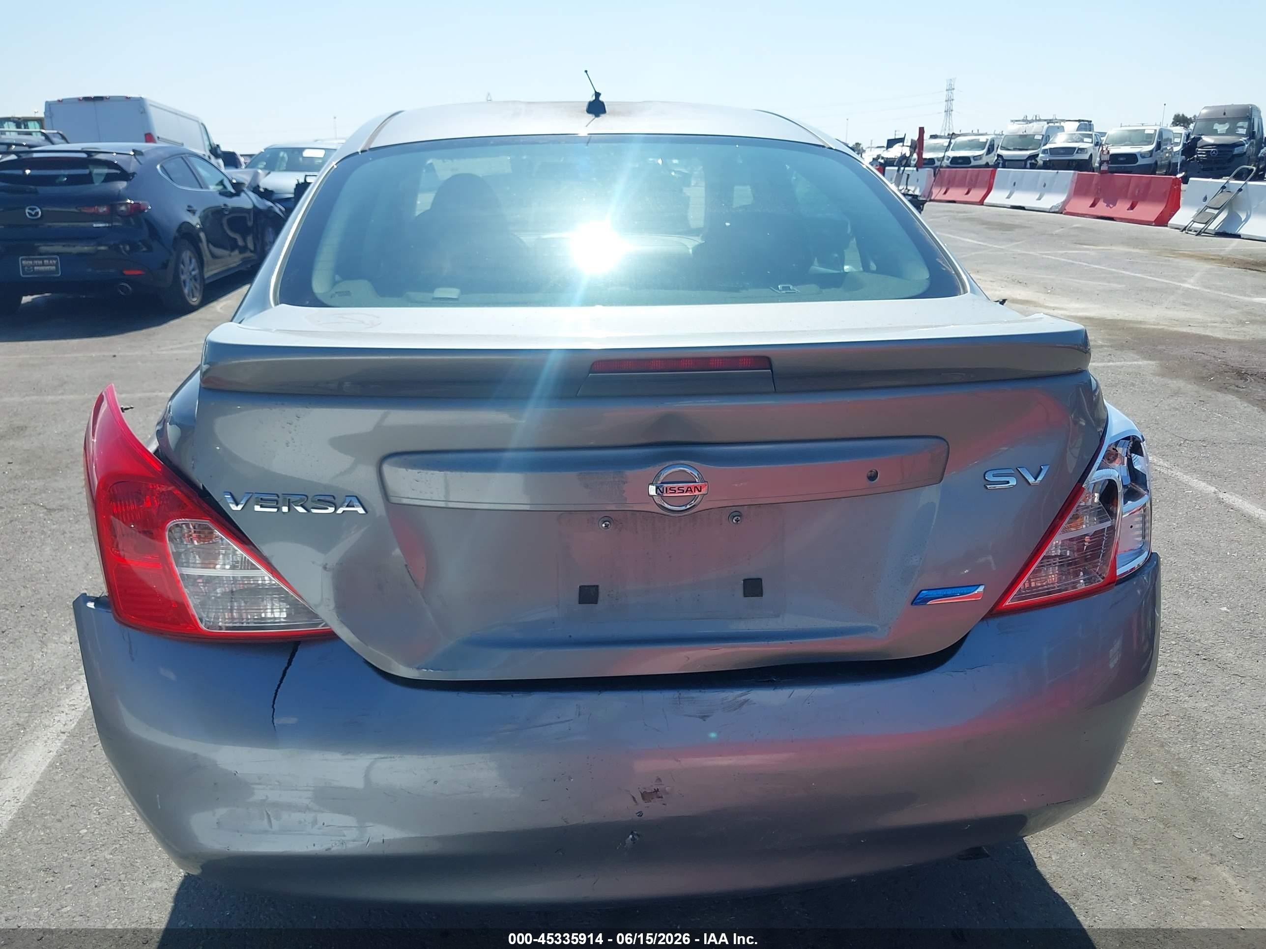 2013 Nissan Versa 1.6 Sv Серый vin: 3N1CN7APXDL874256