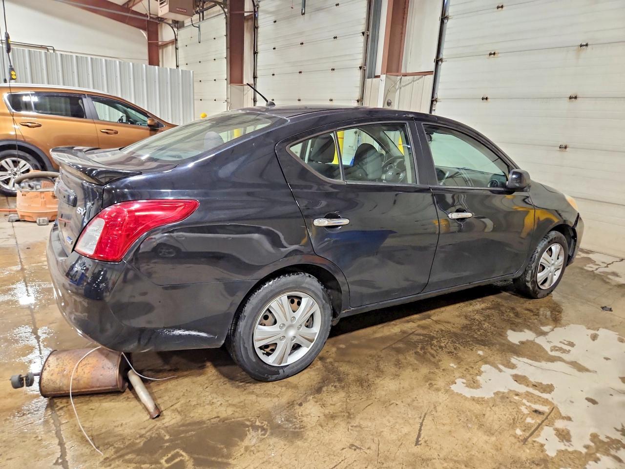 2013 Nissan Versa 1.6 S Black vin: 3N1CN7APXDL880686