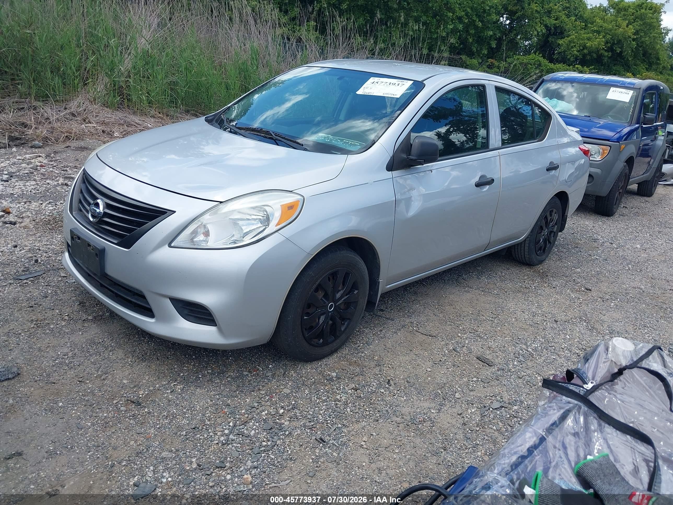 2013 Nissan Versa 1.6 S+ Silver vin: 3N1CN7APXDL881210