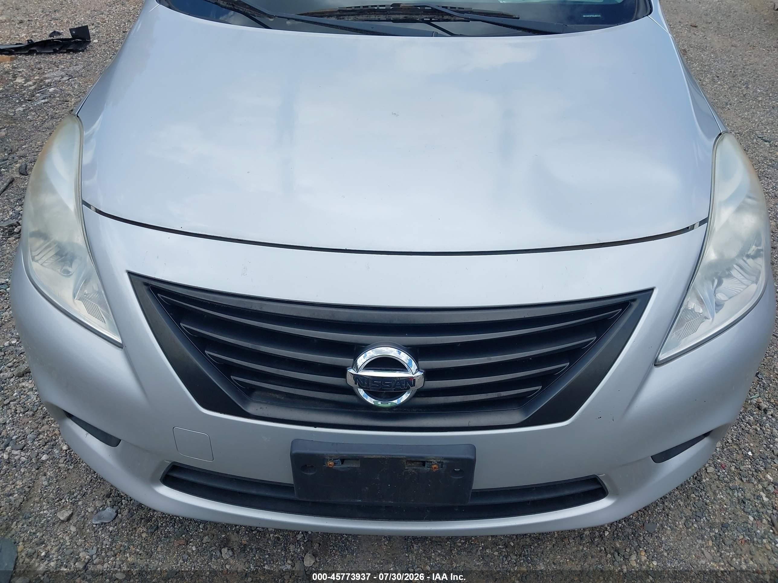 2013 Nissan Versa 1.6 S+ Silver vin: 3N1CN7APXDL881210