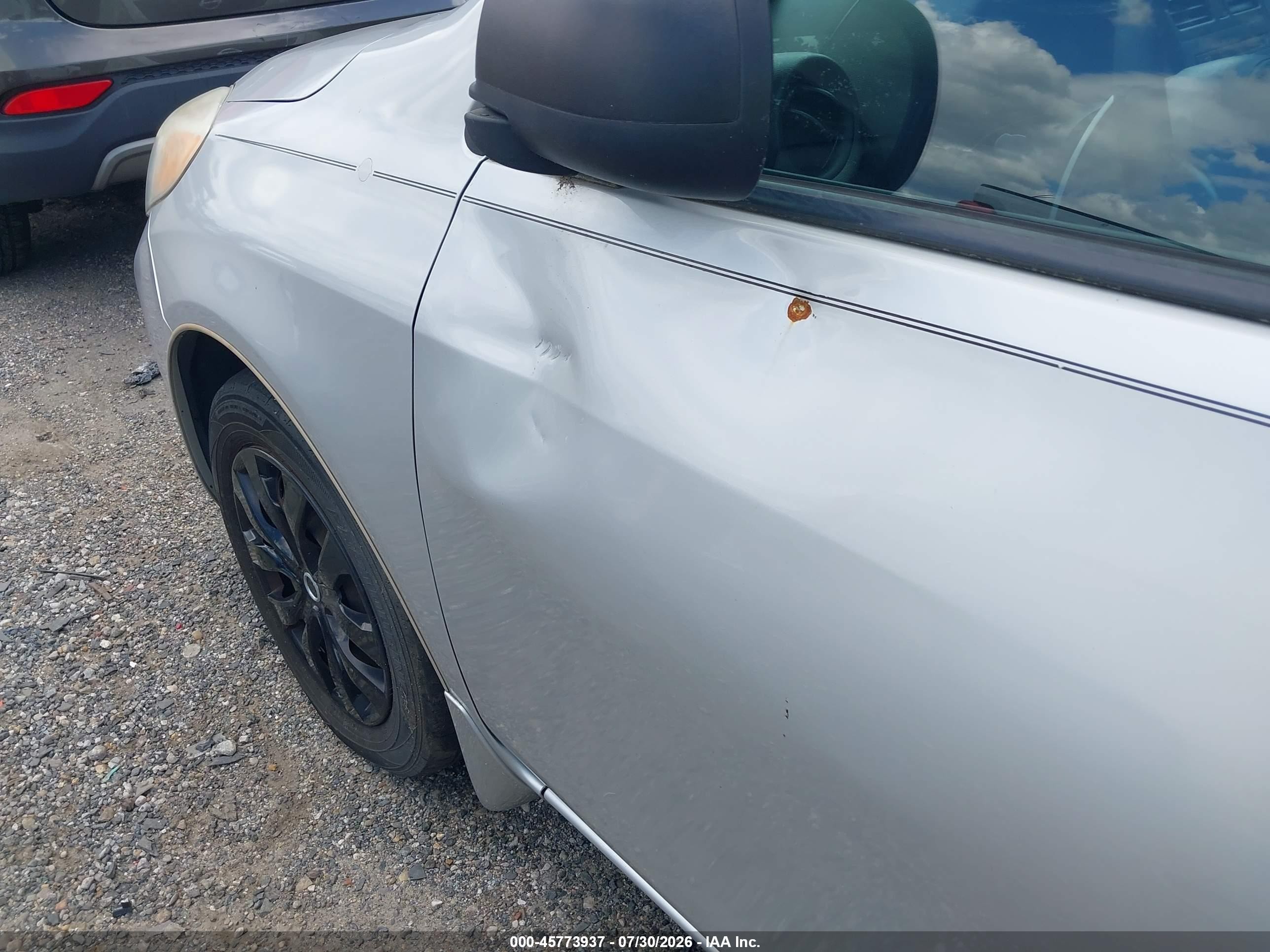 2013 Nissan Versa 1.6 S+ Silver vin: 3N1CN7APXDL881210