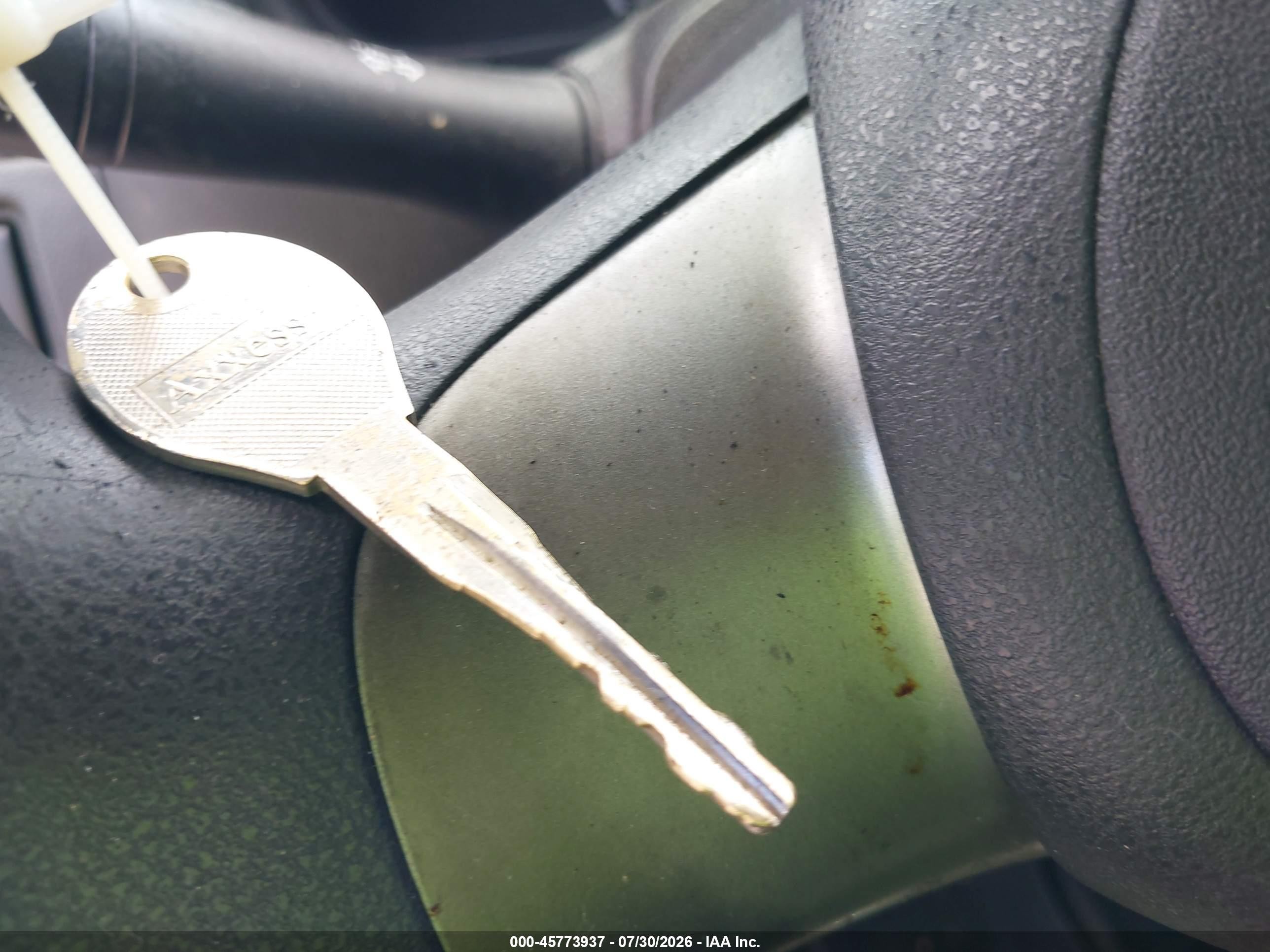 2013 Nissan Versa 1.6 S+ Silver vin: 3N1CN7APXDL881210