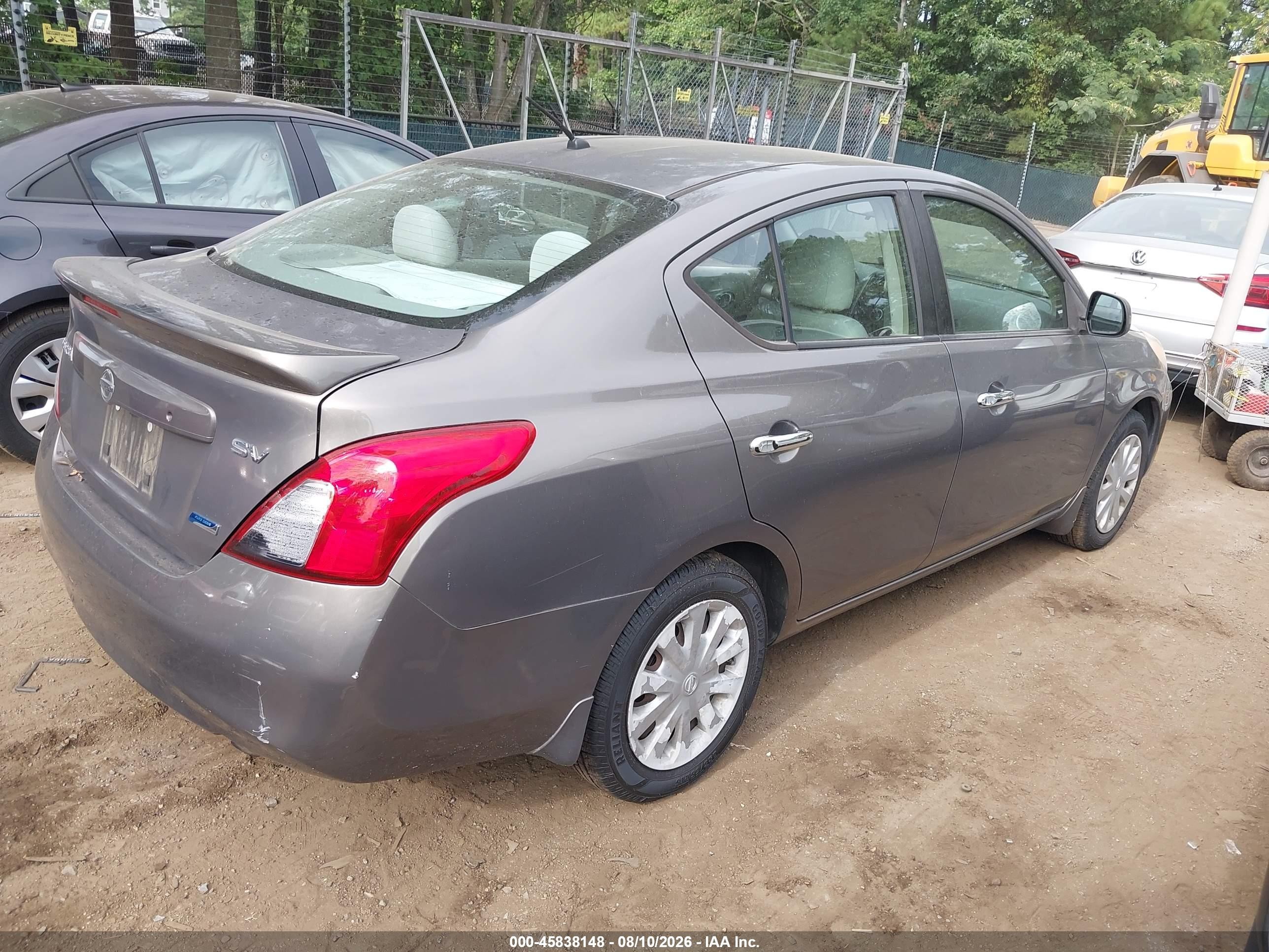 2014 Nissan Versa 1.6 Sv Серый vin: 3N1CN7APXEK447098