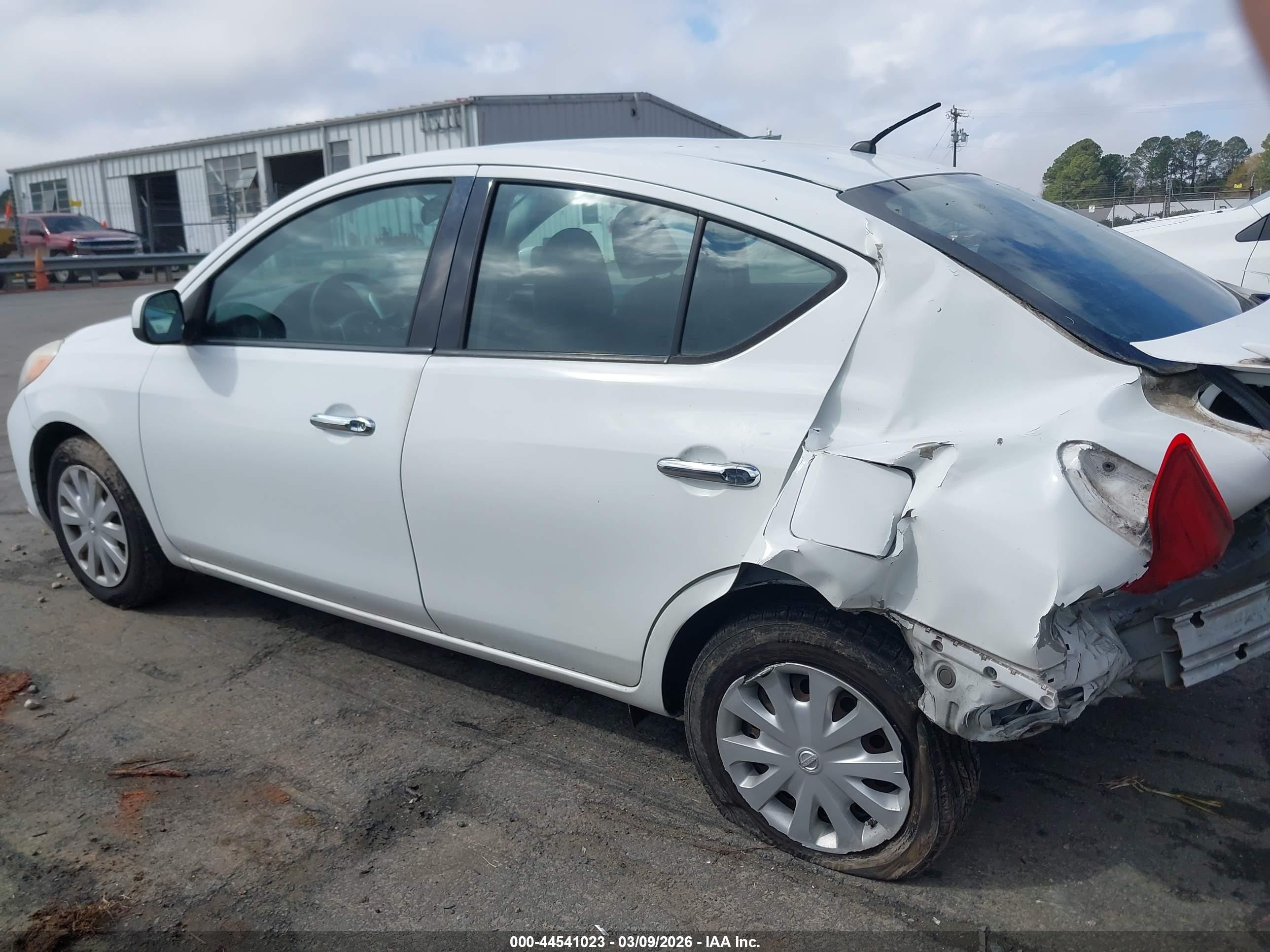 2014 Nissan Versa S/s Plus/sv/sl White vin: 3N1CN7APXEK452589