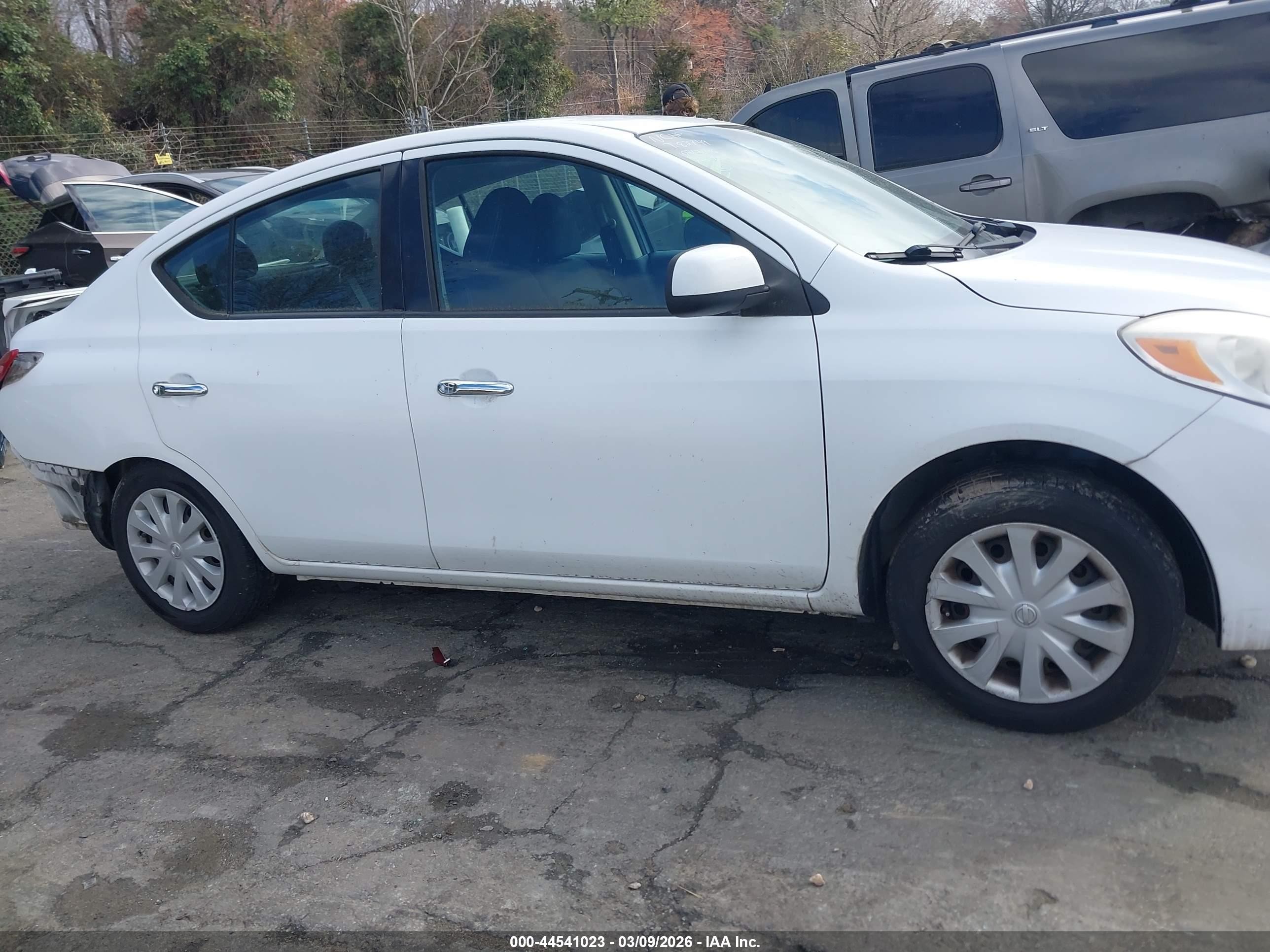 2014 Nissan Versa S/s Plus/sv/sl White vin: 3N1CN7APXEK452589