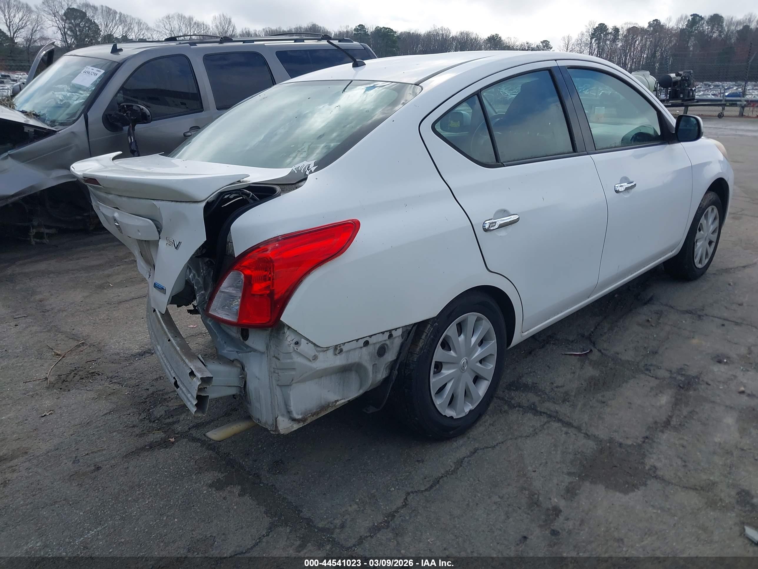 2014 Nissan Versa S/s Plus/sv/sl White vin: 3N1CN7APXEK452589