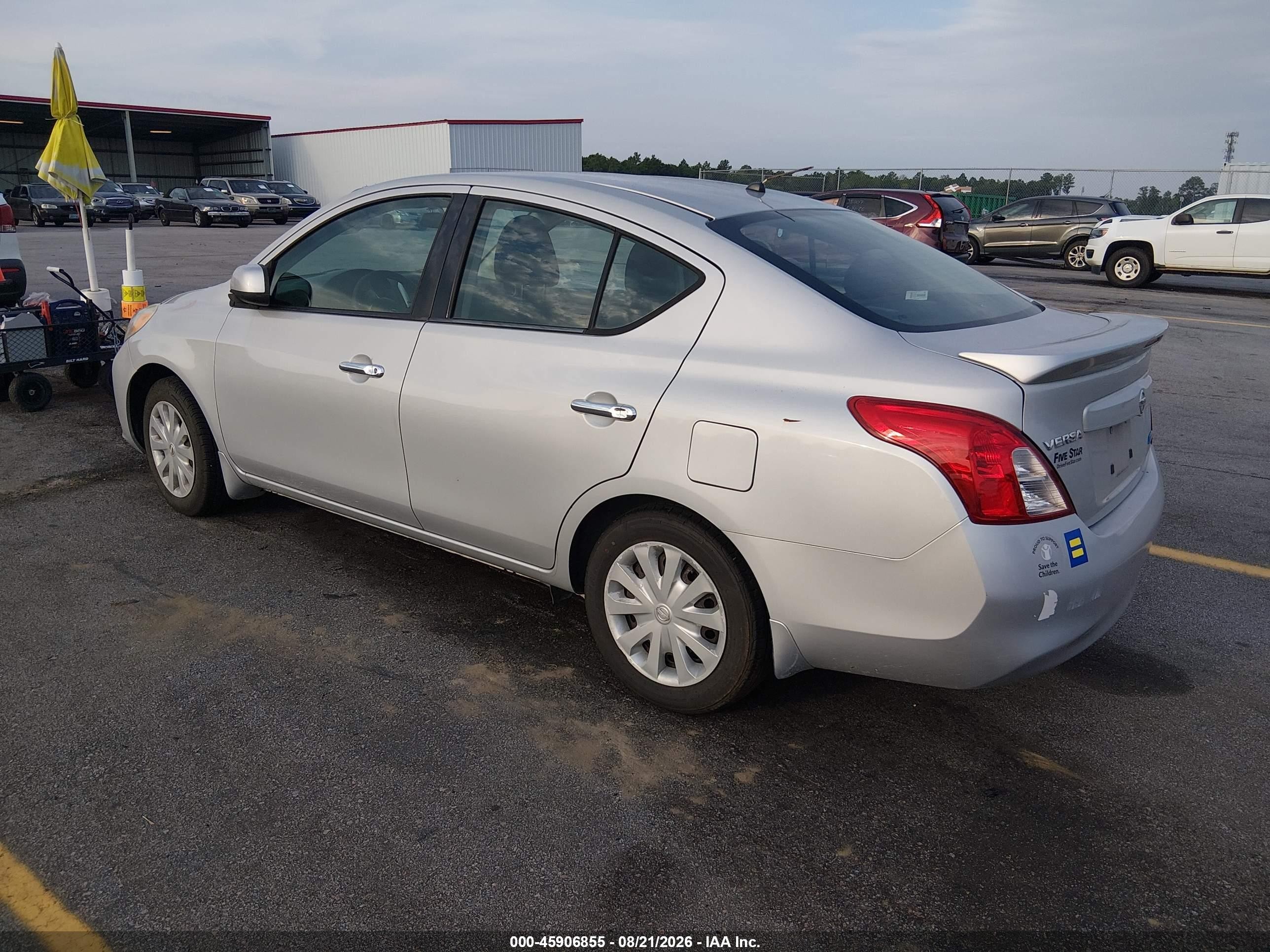 2014 Nissan Versa 1.6 Sv Silver vin: 3N1CN7APXEK455802