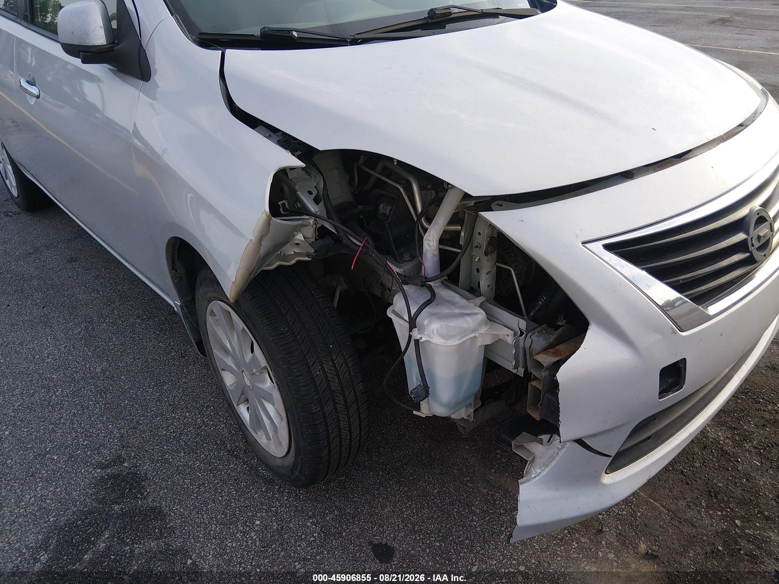 2014 Nissan Versa 1.6 Sv Silver vin: 3N1CN7APXEK455802