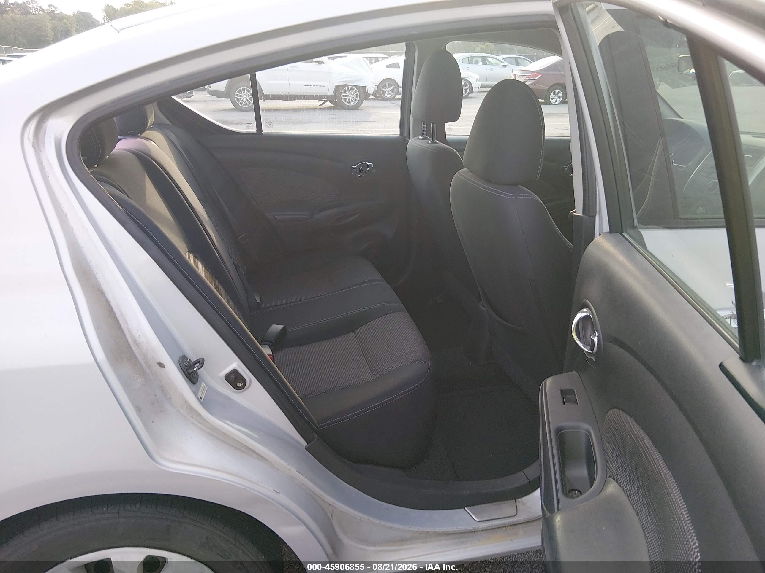 2014 Nissan Versa 1.6 Sv Silver vin: 3N1CN7APXEK455802