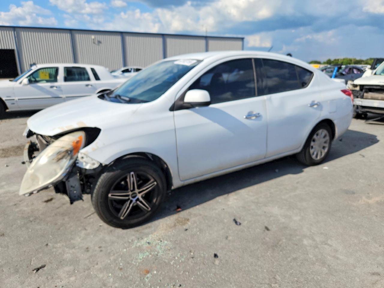 2014 Nissan Versa 1.6 Sv White vin: 3N1CN7APXEK460451