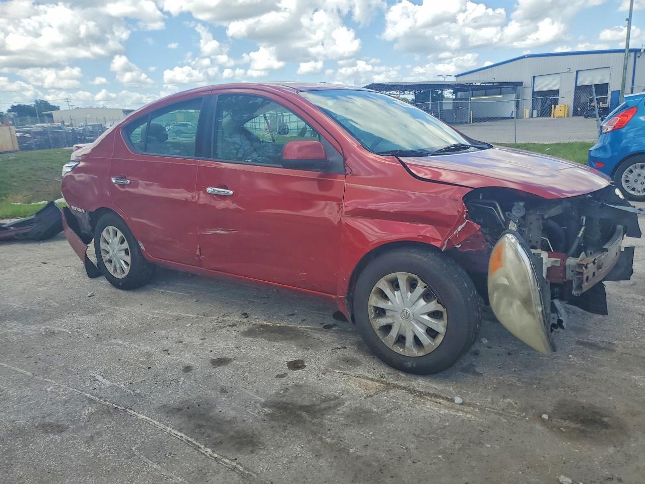 2014 Nissan Versa Red vin: 3N1CN7APXEK461390