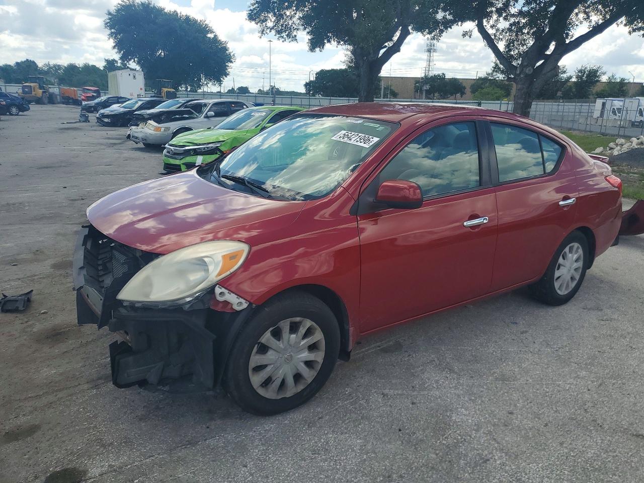 2014 Nissan Versa Красный vin: 3N1CN7APXEK461390