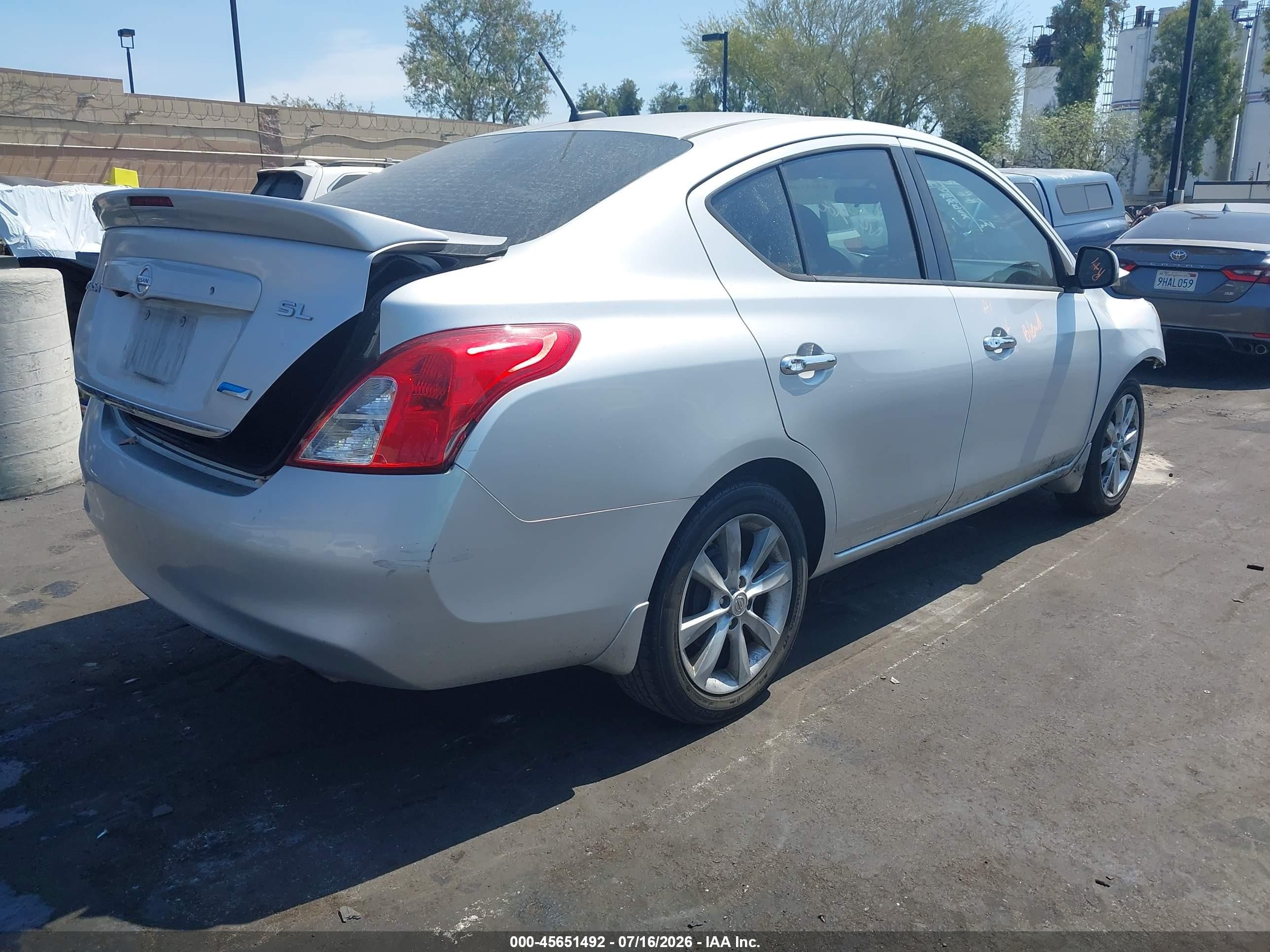 2014 Nissan Versa 1.6 Sl Silver vin: 3N1CN7APXEL822515