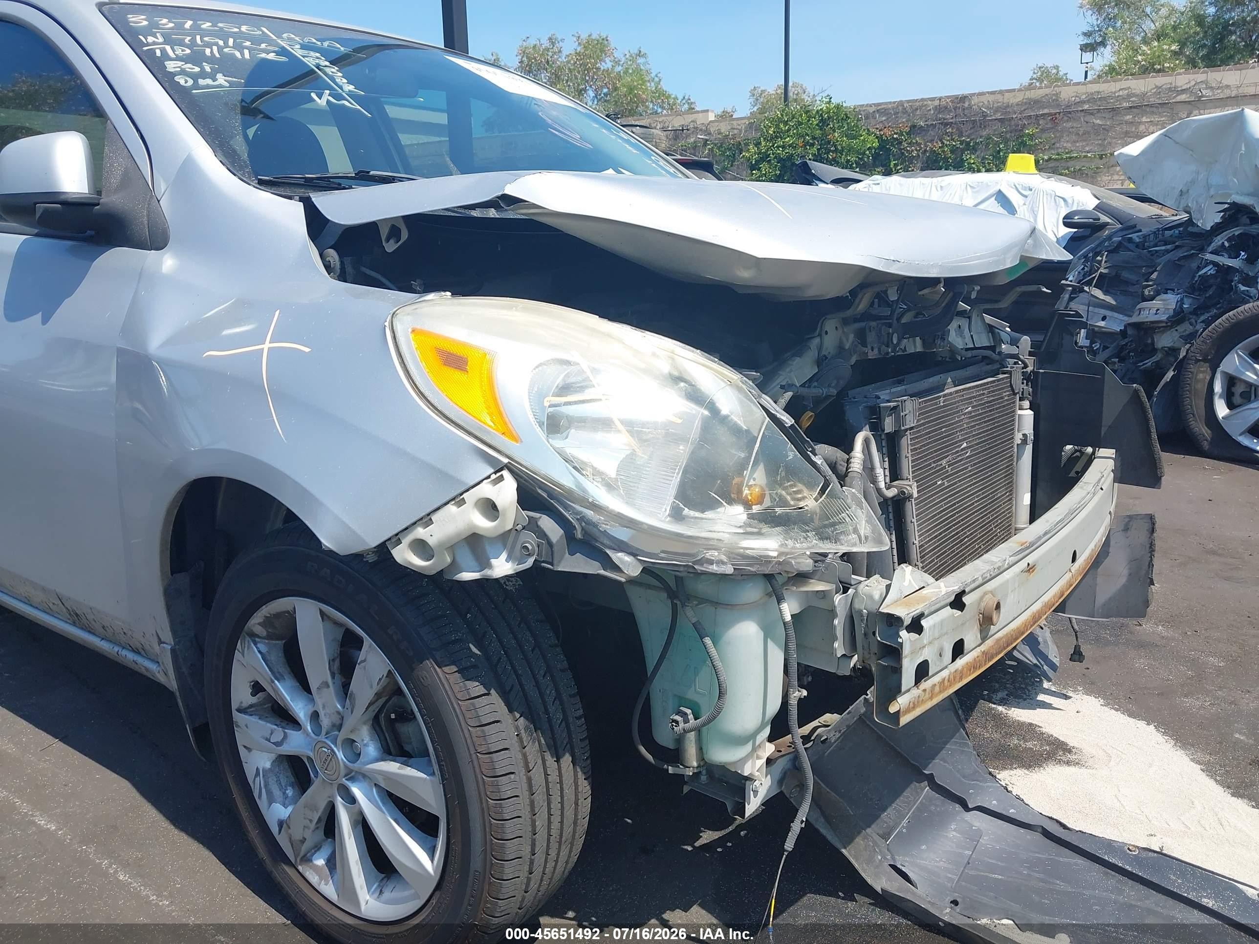 2014 Nissan Versa 1.6 Sl Silver vin: 3N1CN7APXEL822515