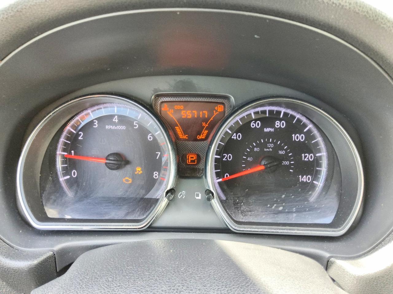 2014 Nissan Versa 1.6 S Silver vin: 3N1CN7APXEL829237