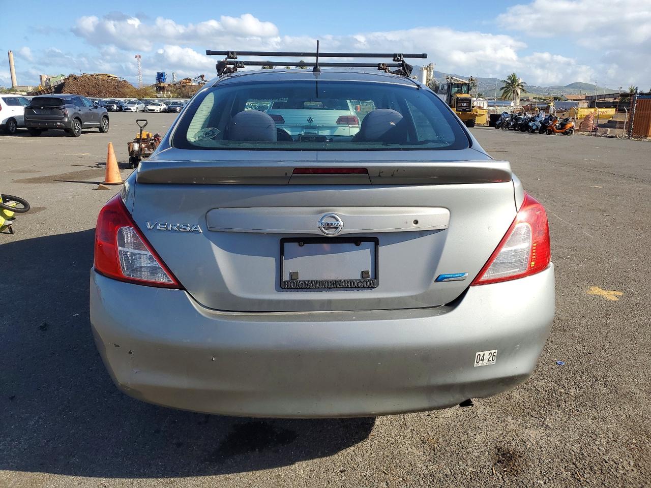 2014 Nissan Versa 1.6 S Plus Silver vin: 3N1CN7APXEL838696
