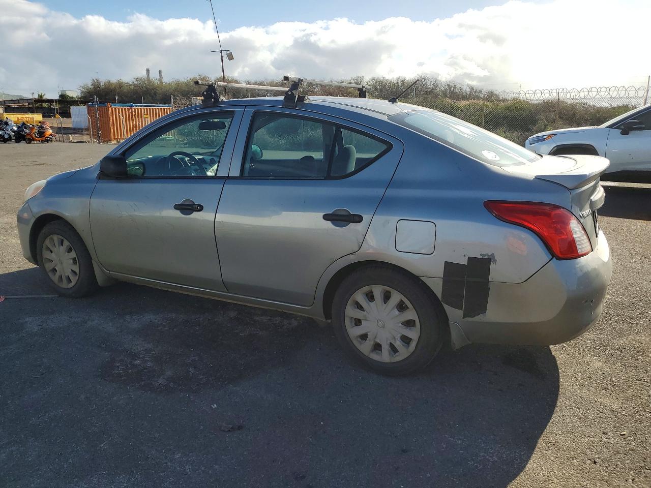 2014 Nissan Versa 1.6 S Plus Silver vin: 3N1CN7APXEL838696