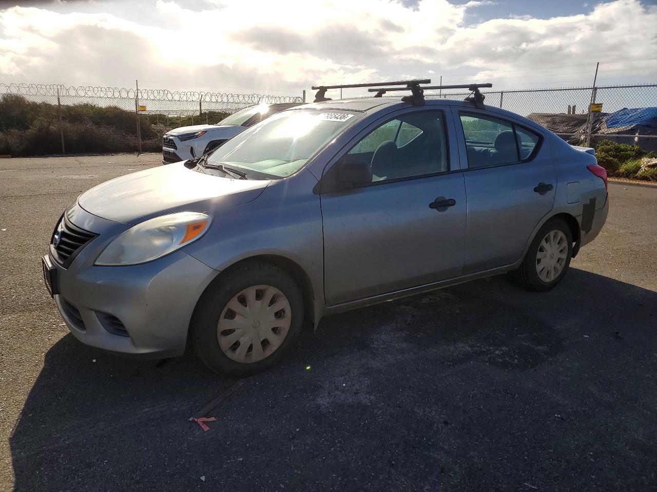 2014 Nissan Versa 1.6 S Plus Silver vin: 3N1CN7APXEL838696