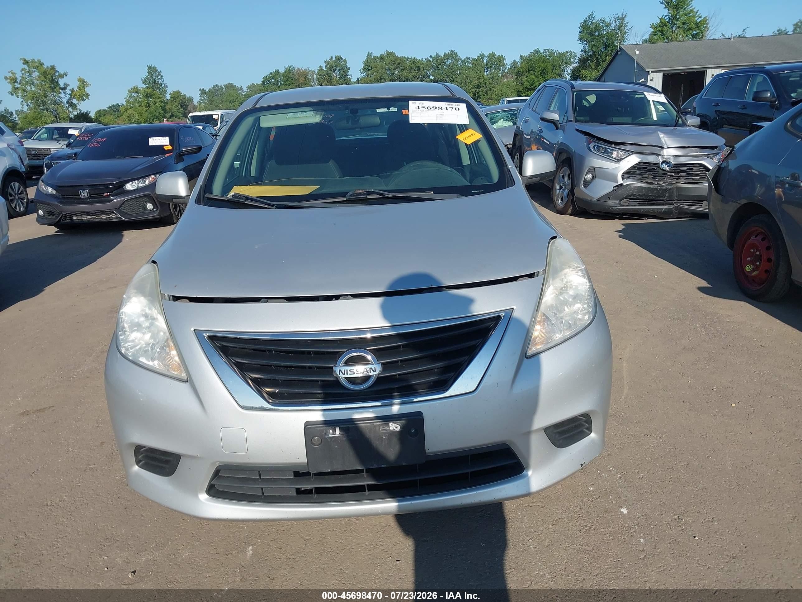 2014 Nissan Versa 1.6 Sv Silver vin: 3N1CN7APXEL840108
