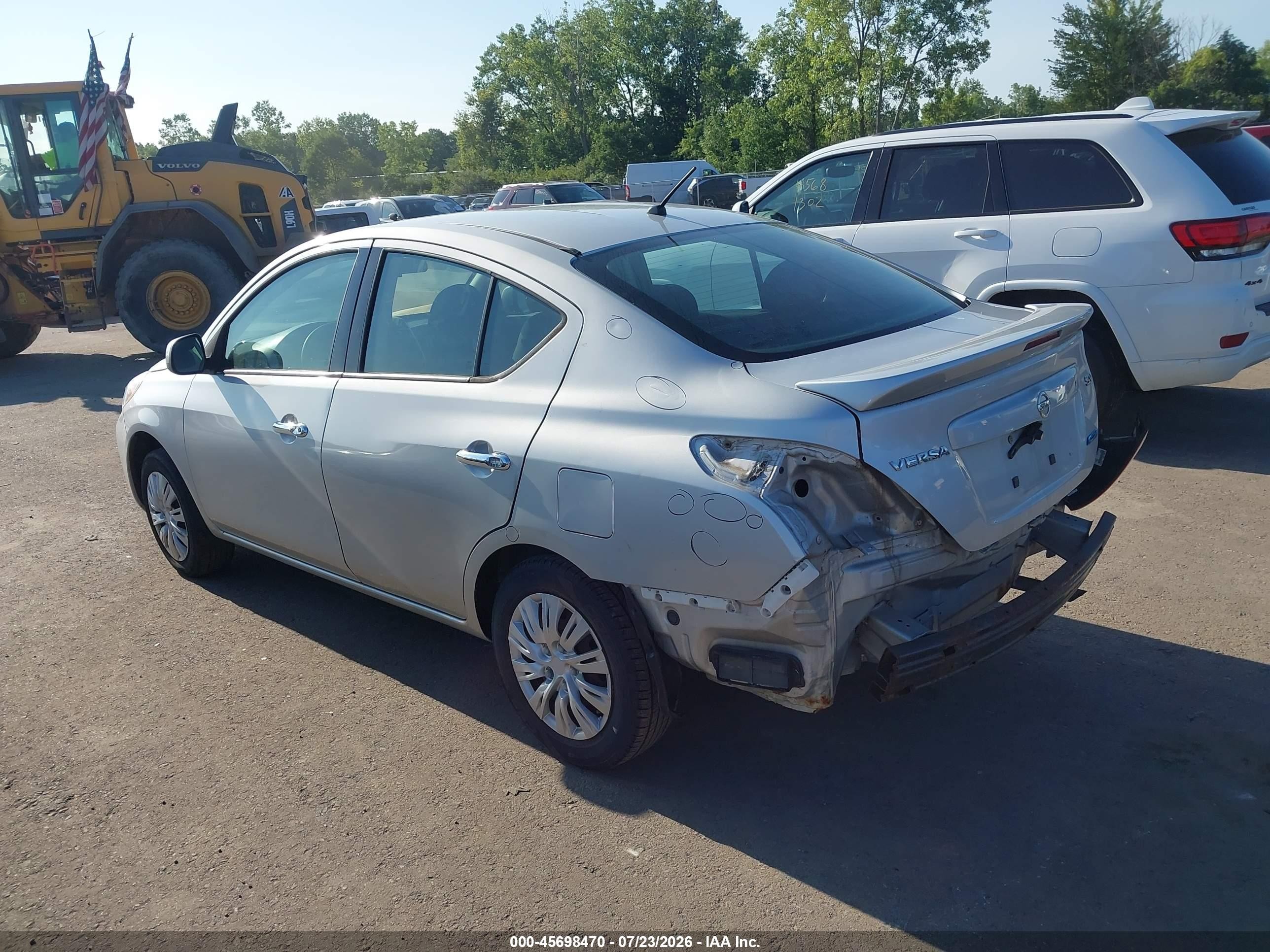 2014 Nissan Versa 1.6 Sv Silver vin: 3N1CN7APXEL840108