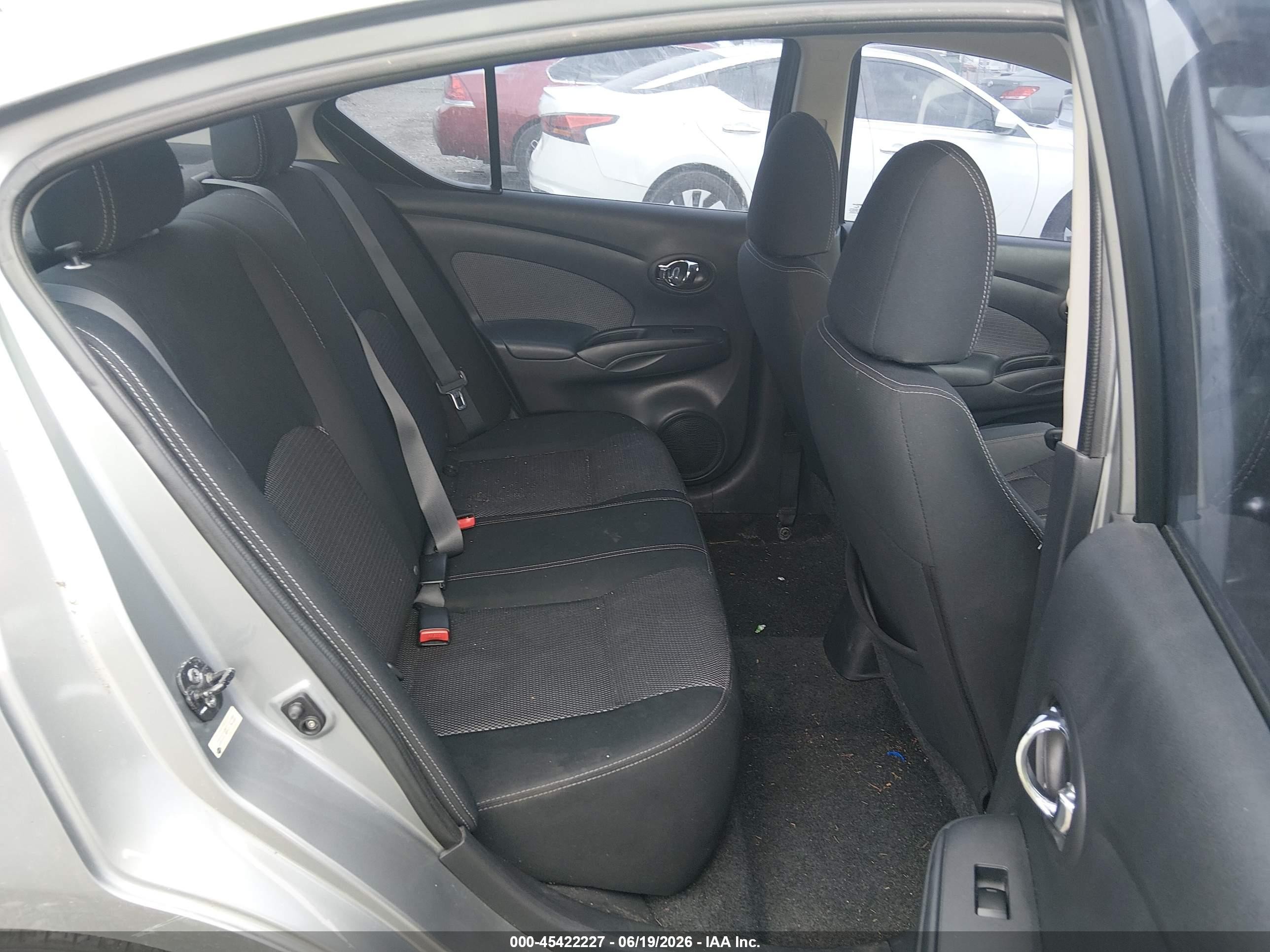 2014 Nissan Versa 1.6 Sv Серый vin: 3N1CN7APXEL843333